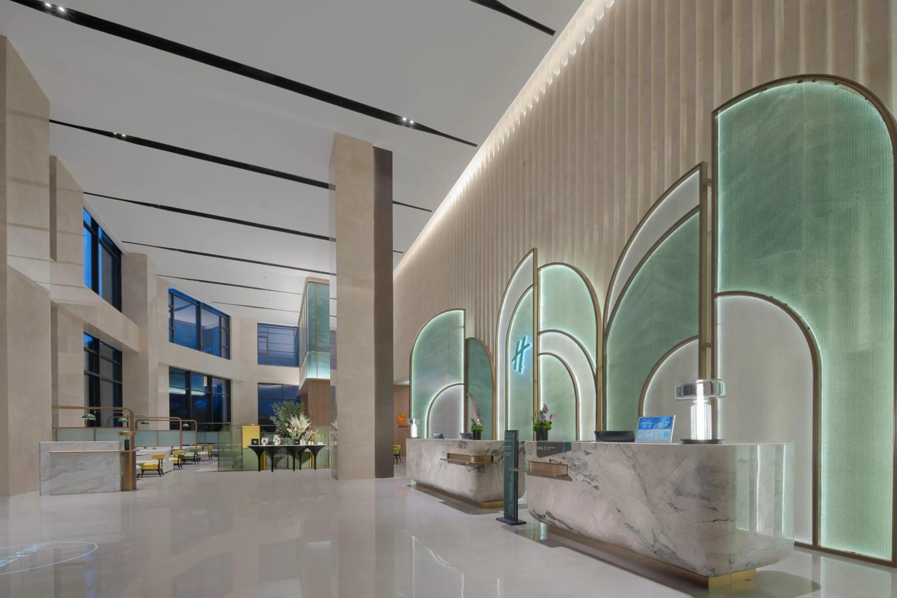 Lobby or reception in Holiday Inn & Suites Chongqing Nanan by IHG