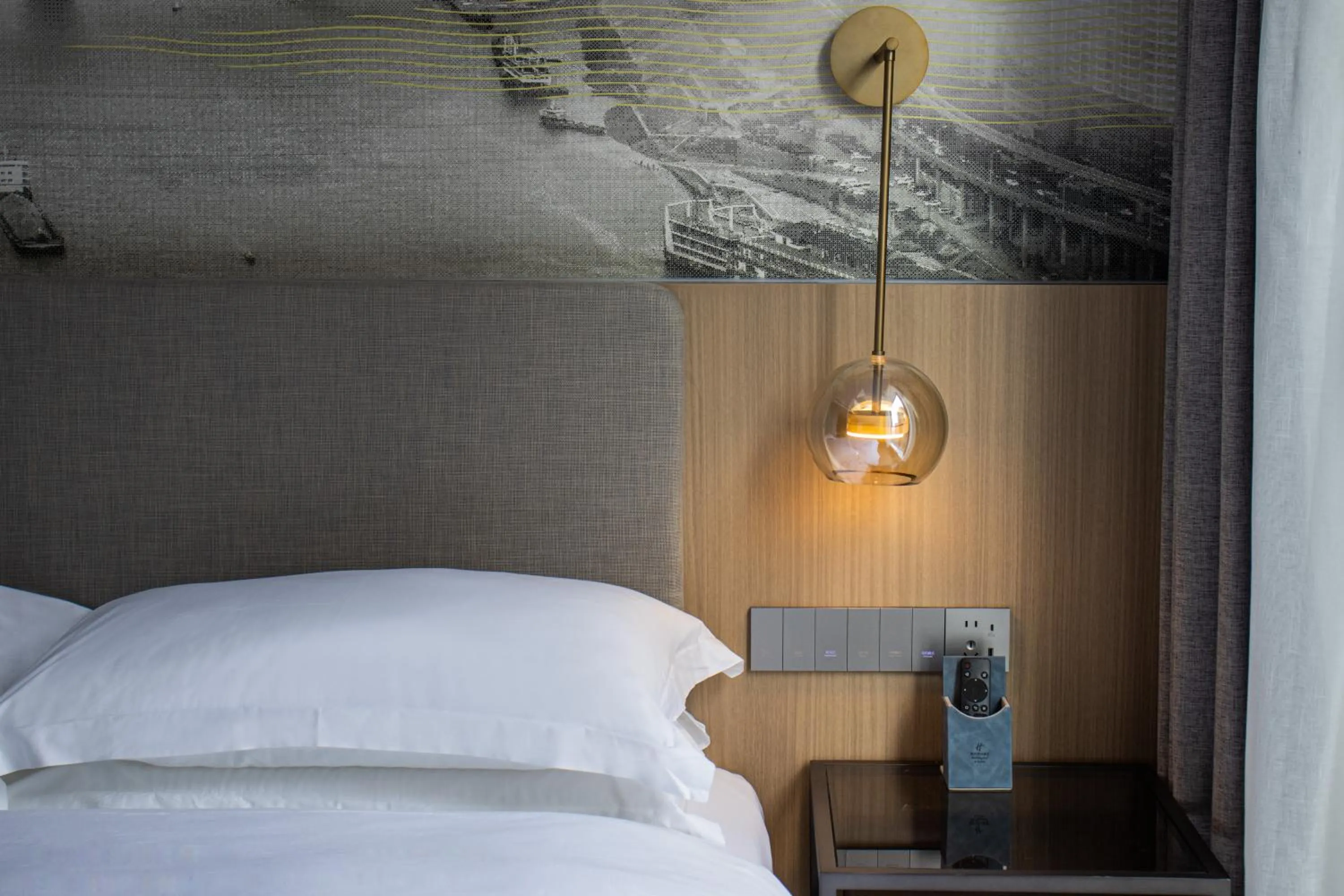 Bedroom in Holiday Inn & Suites Chongqing Nanan by IHG