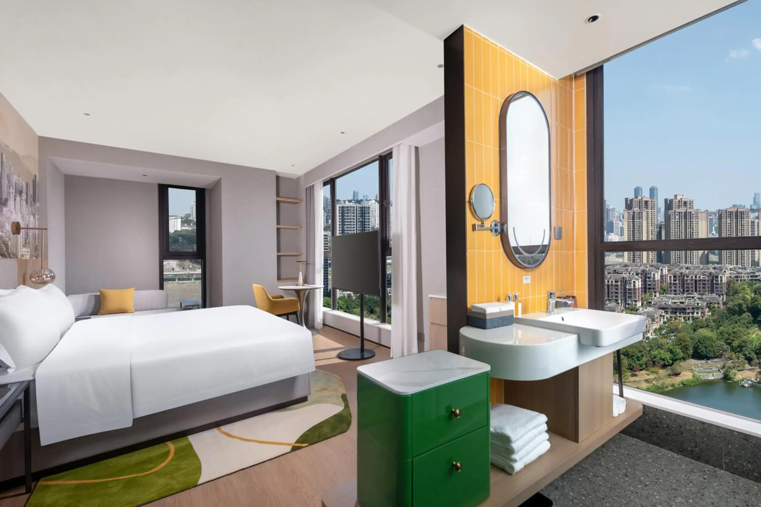 Premium King Room with Lake View in Holiday Inn & Suites Chongqing Nanan by IHG Premium King Room with Lake View in Holiday Inn & Suites Chongqing Nanan by IHG