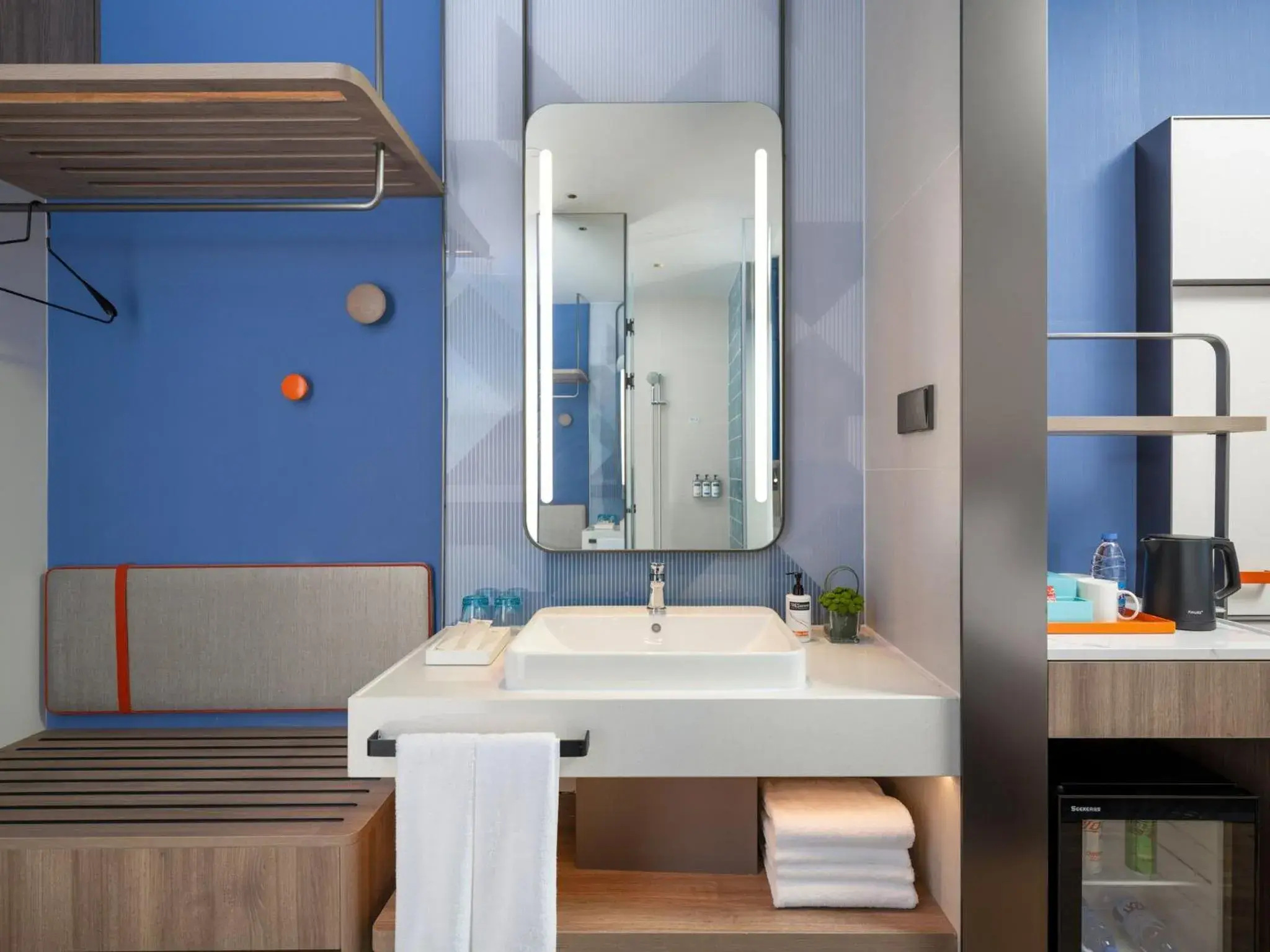 Standard Double Room with Two Double Beds - High Floor in Holiday Inn Express Changzhou Henglin by IHG Standard Double Room with Two Double Beds - High Floor in Holiday Inn Express Changzhou Henglin by IHG