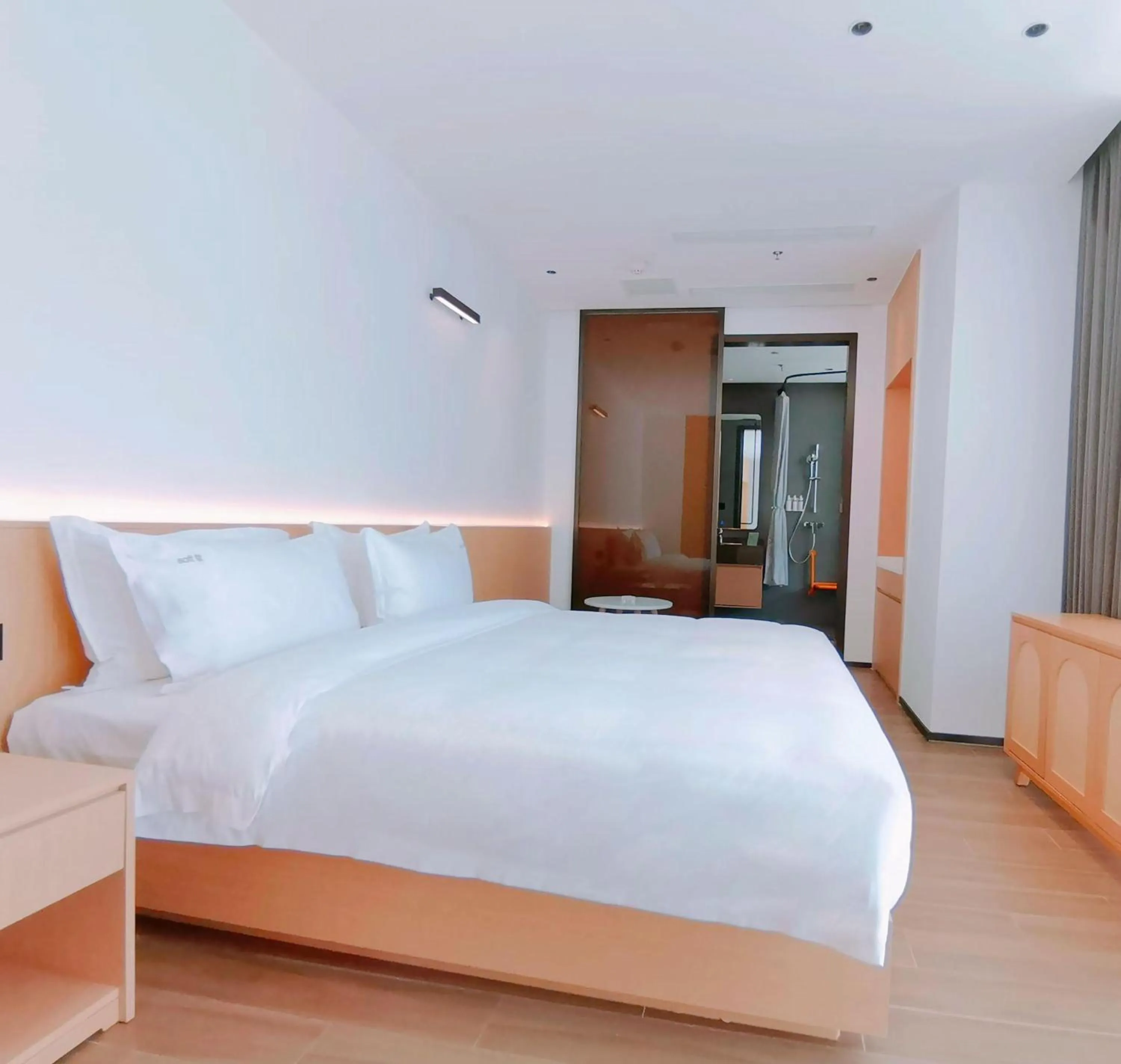 Bed in Holiday Inn Ganzhou Orchid Town by IHG