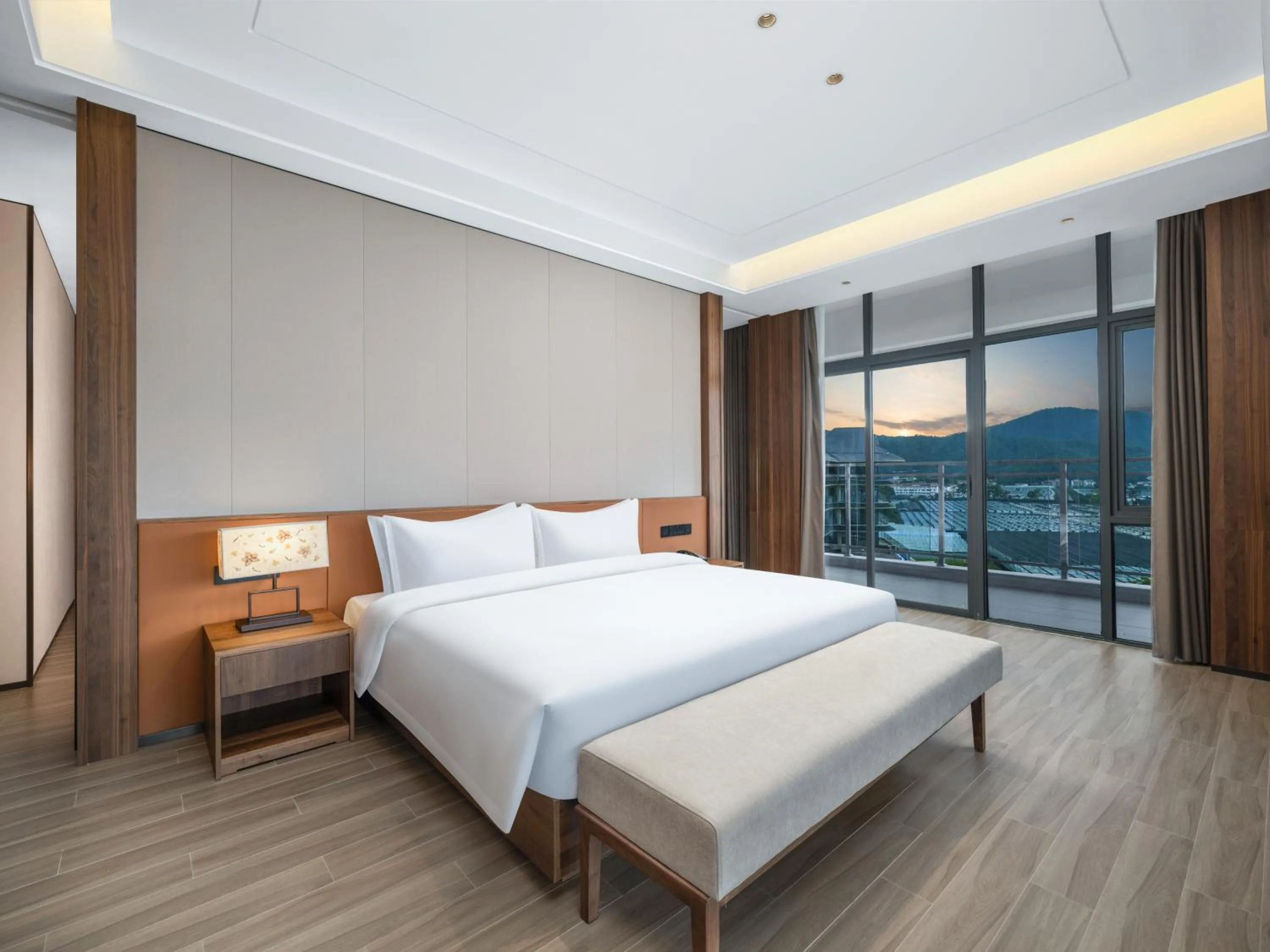 Bed in Holiday Inn Ganzhou Orchid Town by IHG