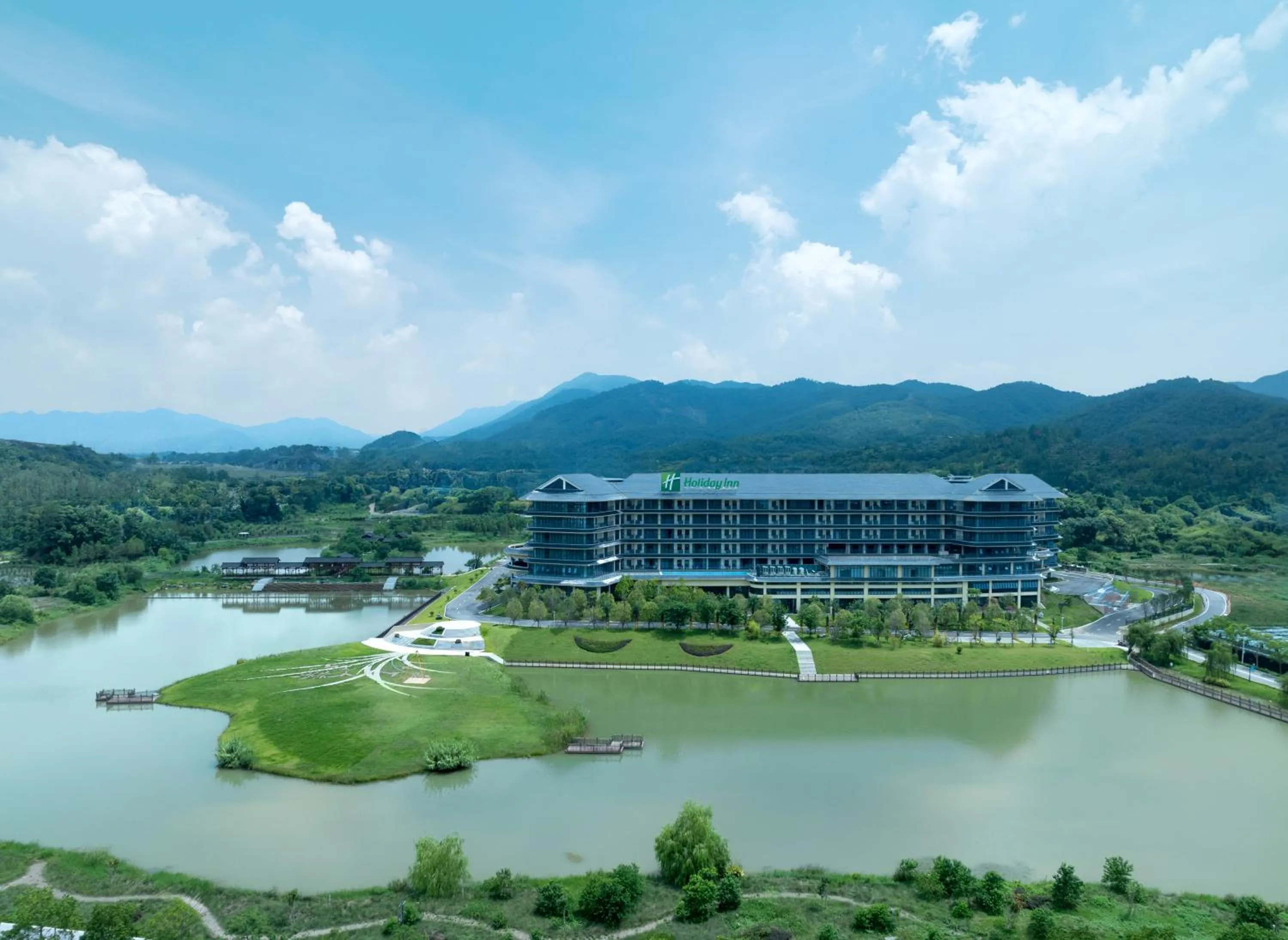 Property building in Holiday Inn Ganzhou Orchid Town by IHG