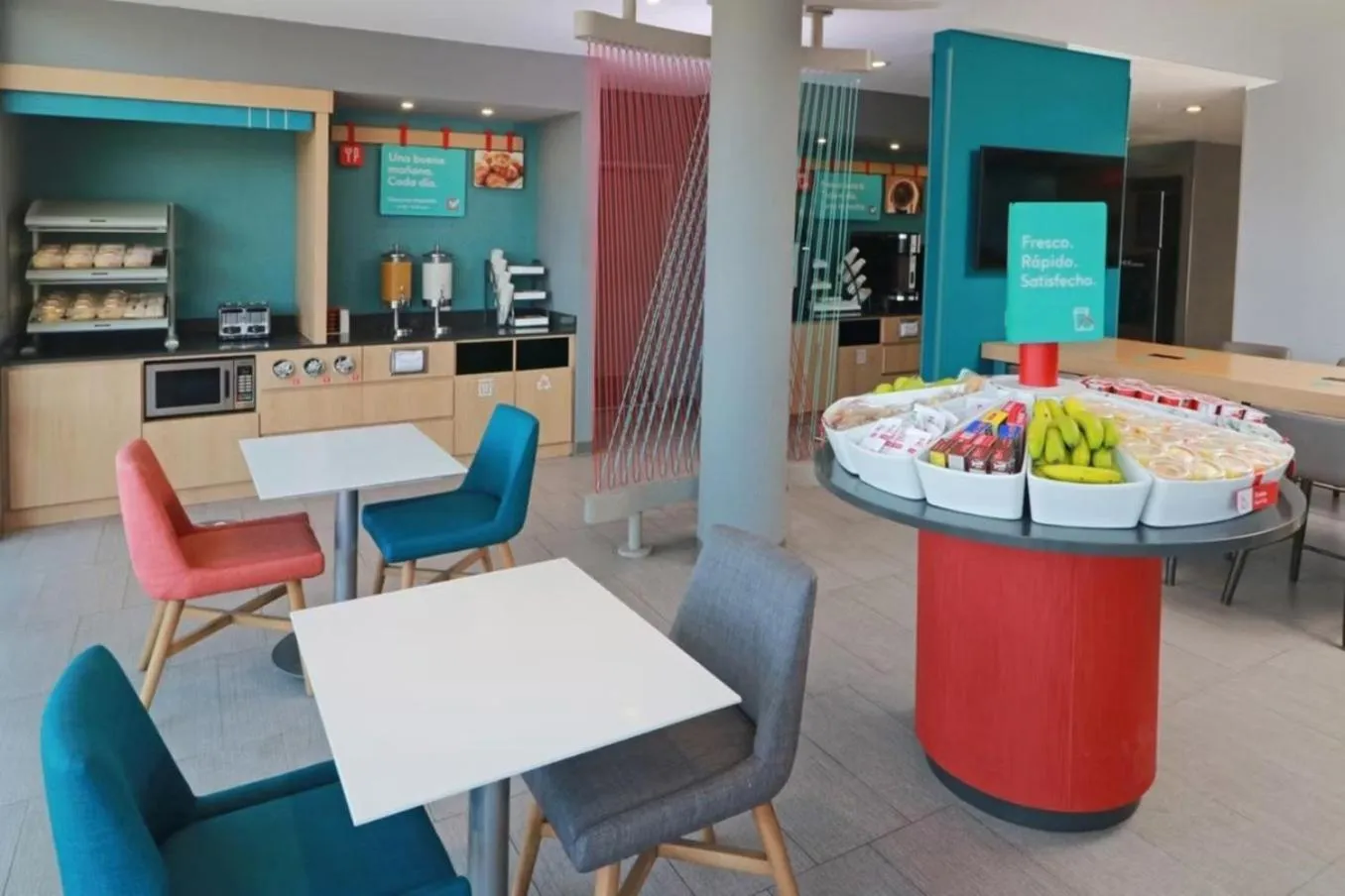 Restaurant/places to eat in Avid Hotel Querétaro Centro Sur by IHG