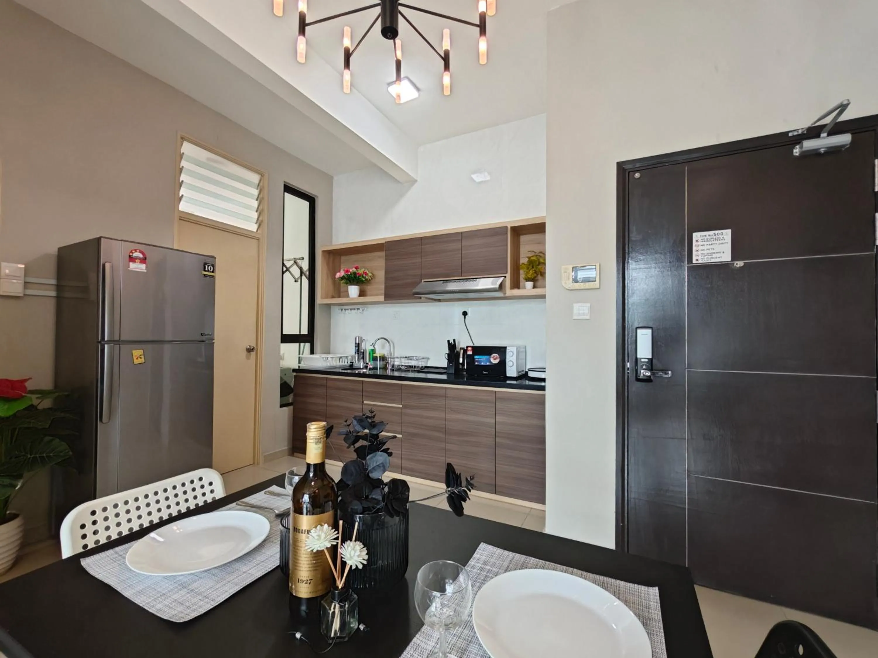 Kitchen or kitchenette in Kempas Dsummit Residences by Antlerzone