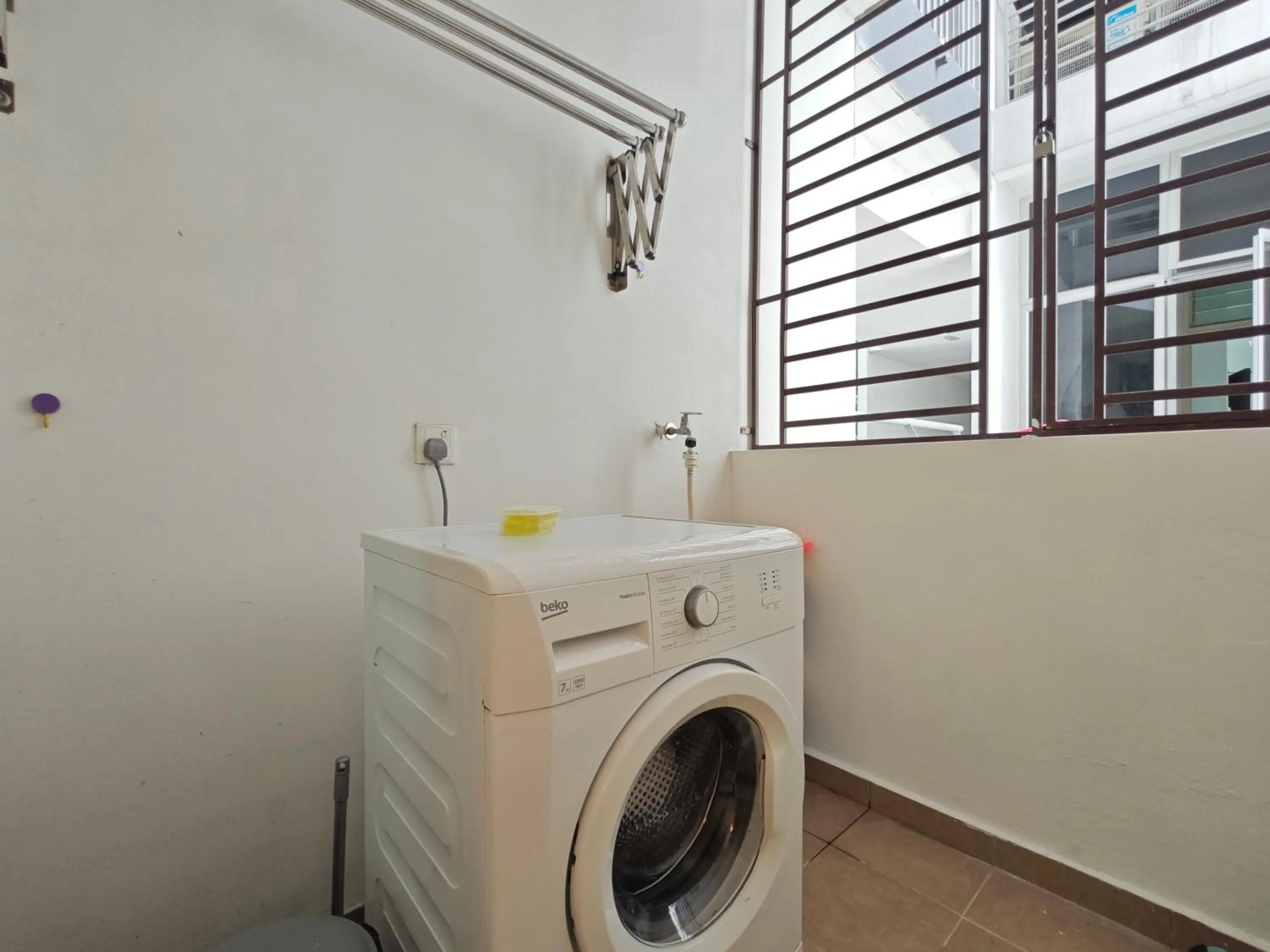 washing machine in Kempas Dsummit Residences by Antlerzone