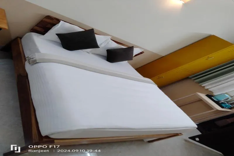 Photo of the whole room, Bed in Tipiverse 144