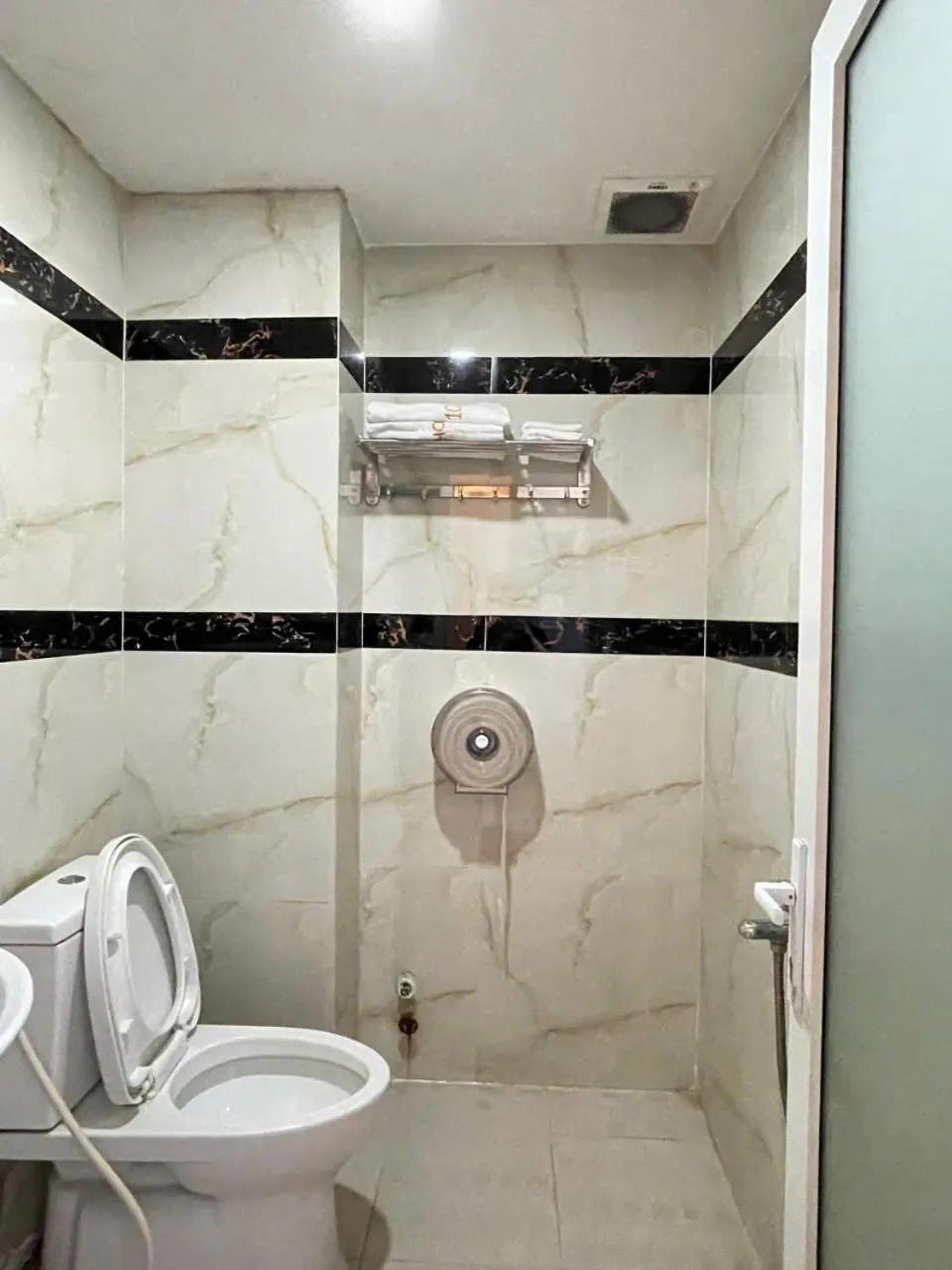 Bathroom in 10h Hotel