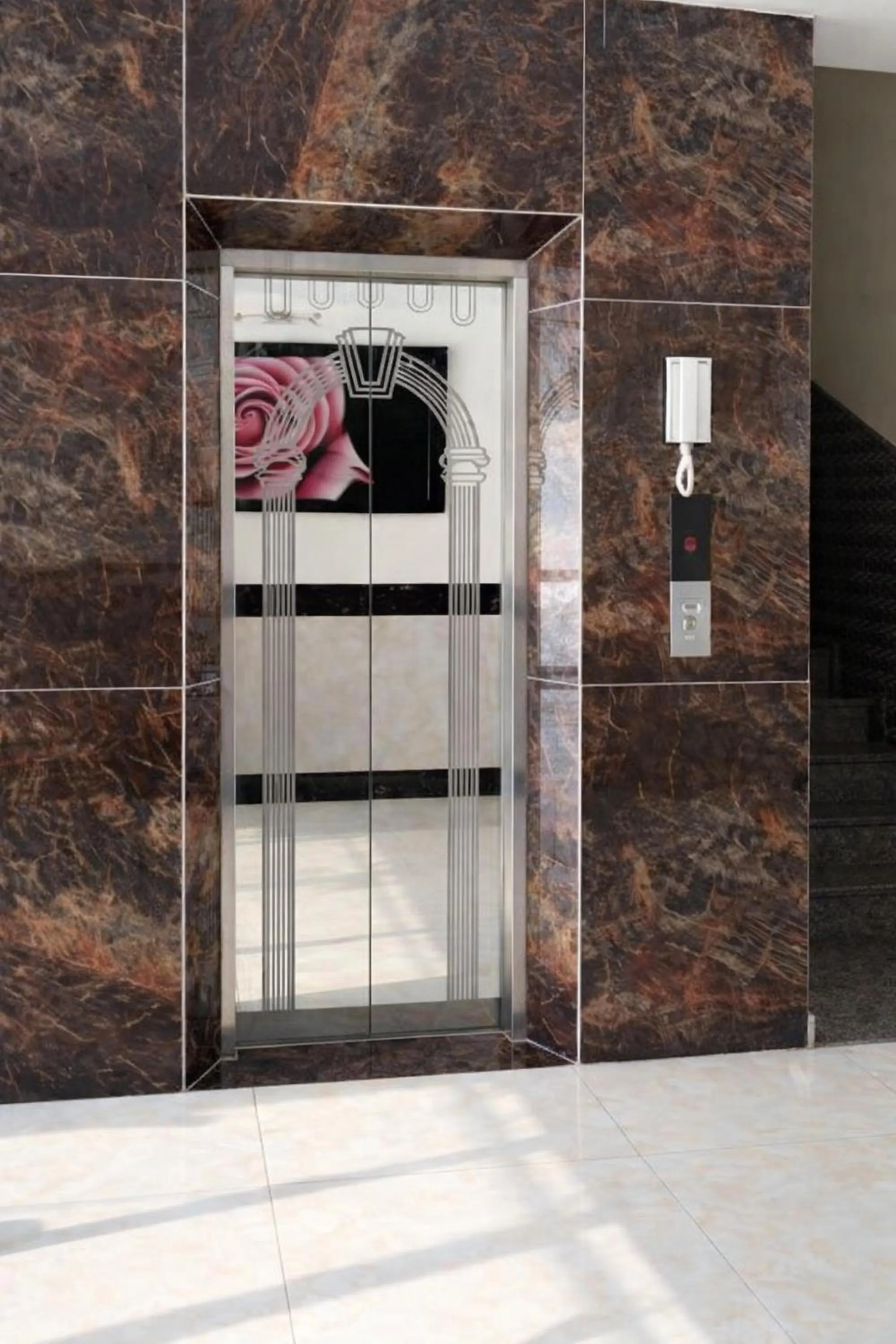 elevator in 10h Hotel