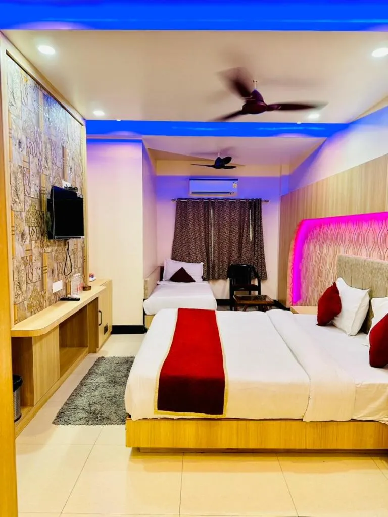 TV and multimedia, Bed in Hotel Shankara Residency