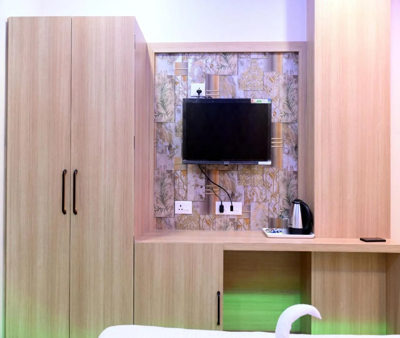 TV and multimedia in Hotel Shankara Residency