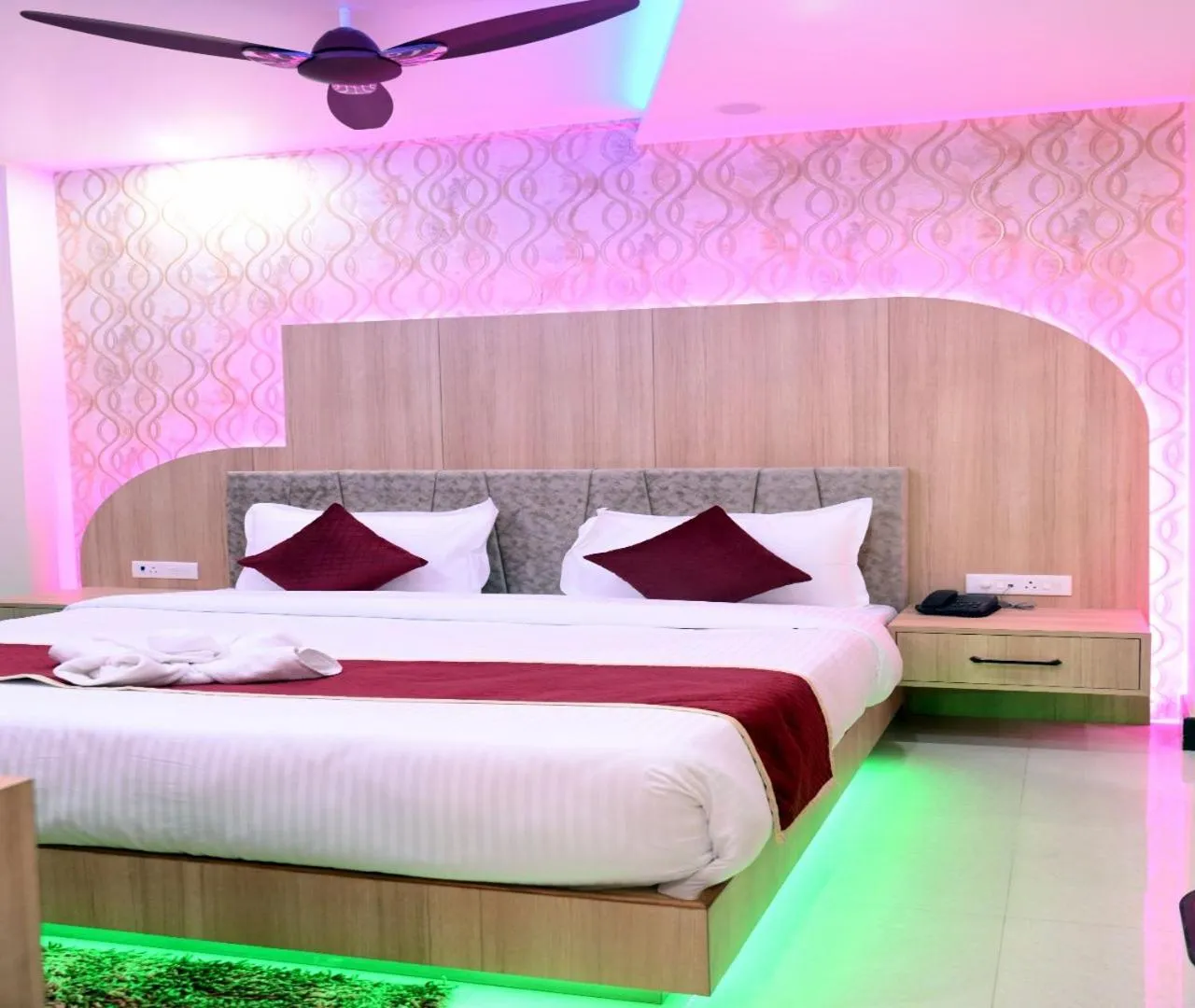 Bed in Hotel Shankara Residency