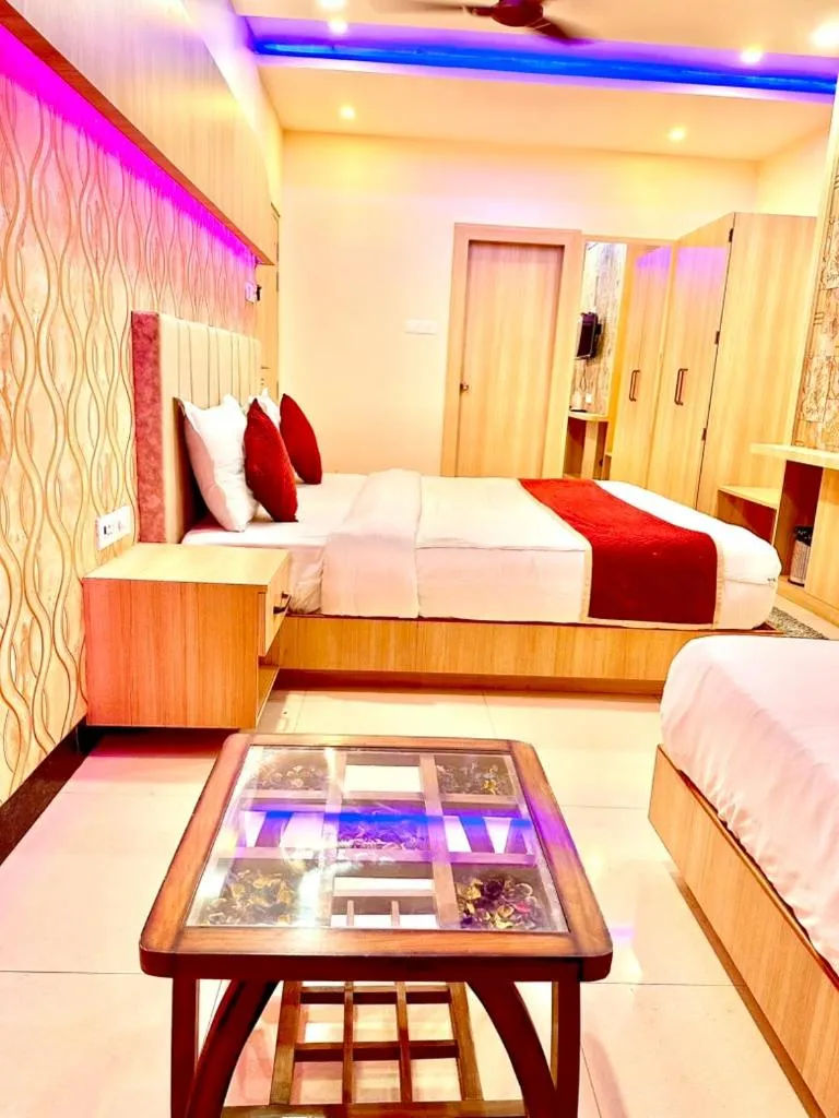 Photo of the whole room, Bed in Hotel Shankara Residency