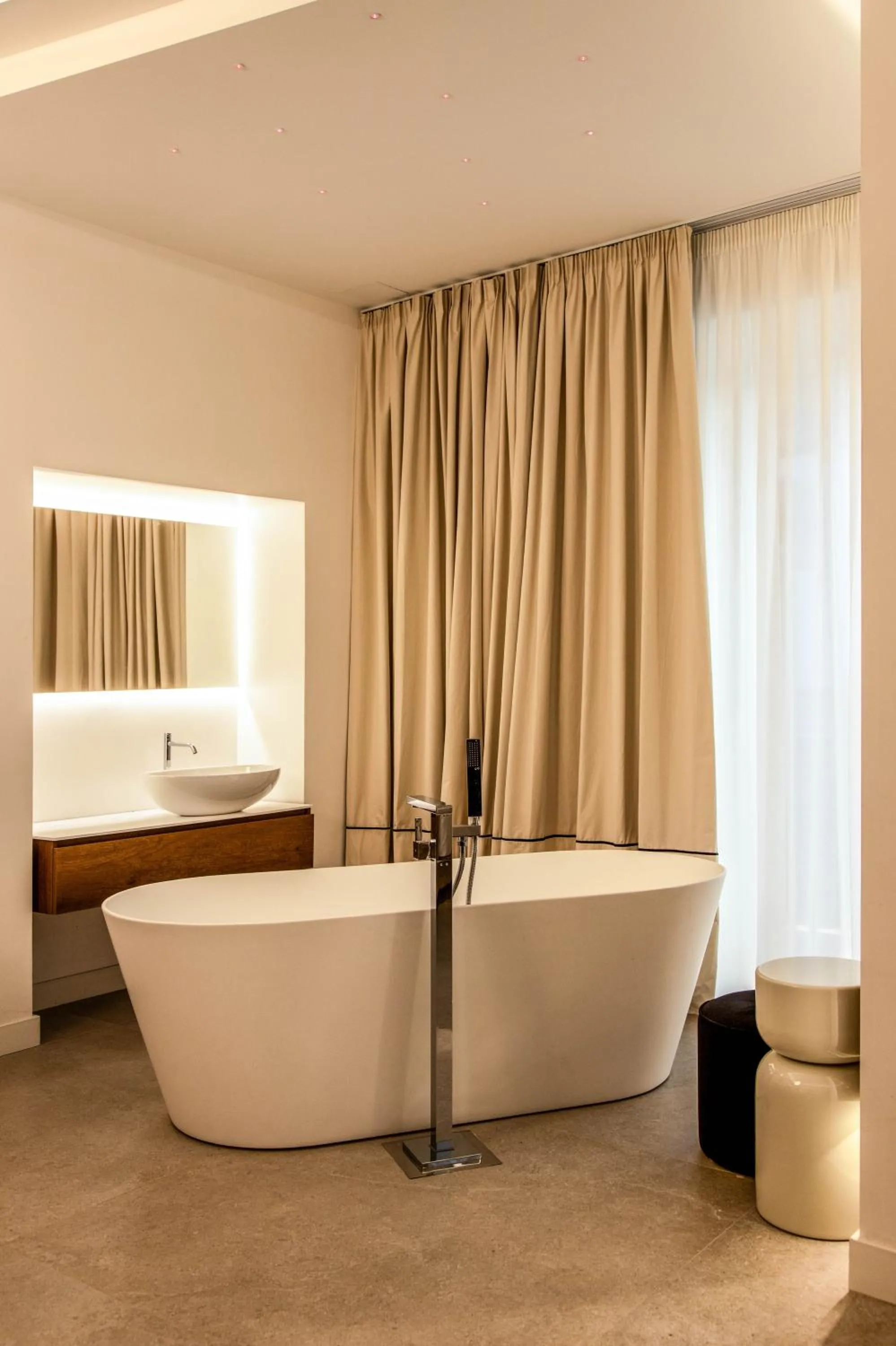 Bathroom, Bed in Mamalu - Corso Umberto 35