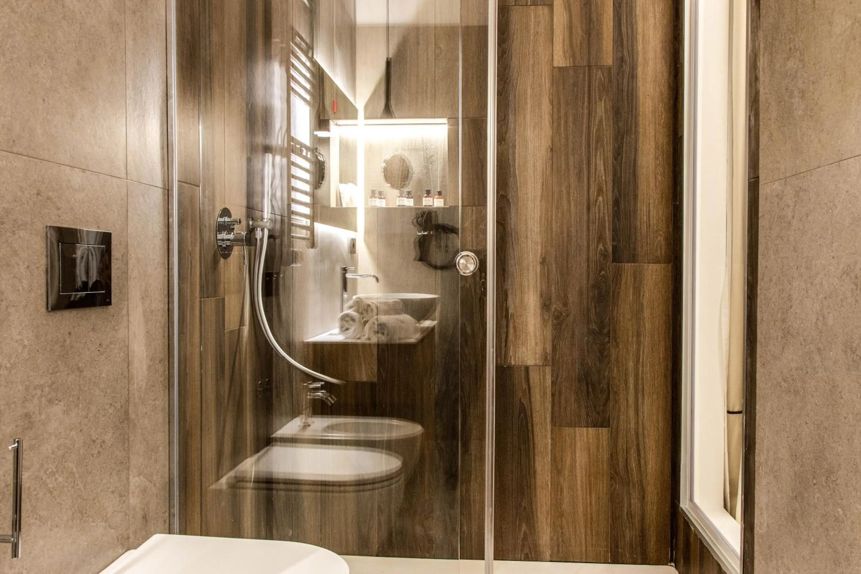 Shower in Mamalu - Corso Umberto 35