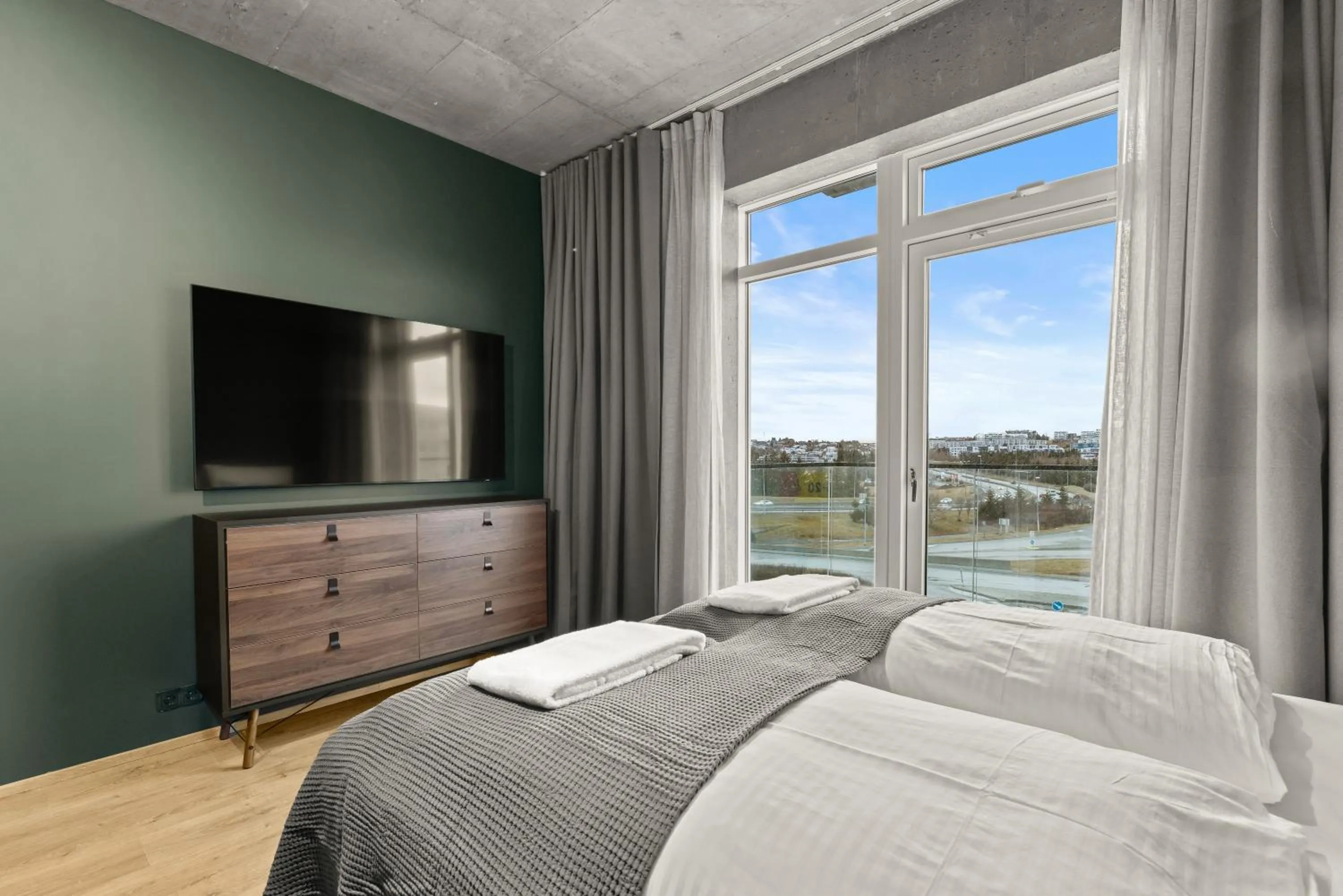 Bed in Aurora Nooks Apartments by Heimaleiga