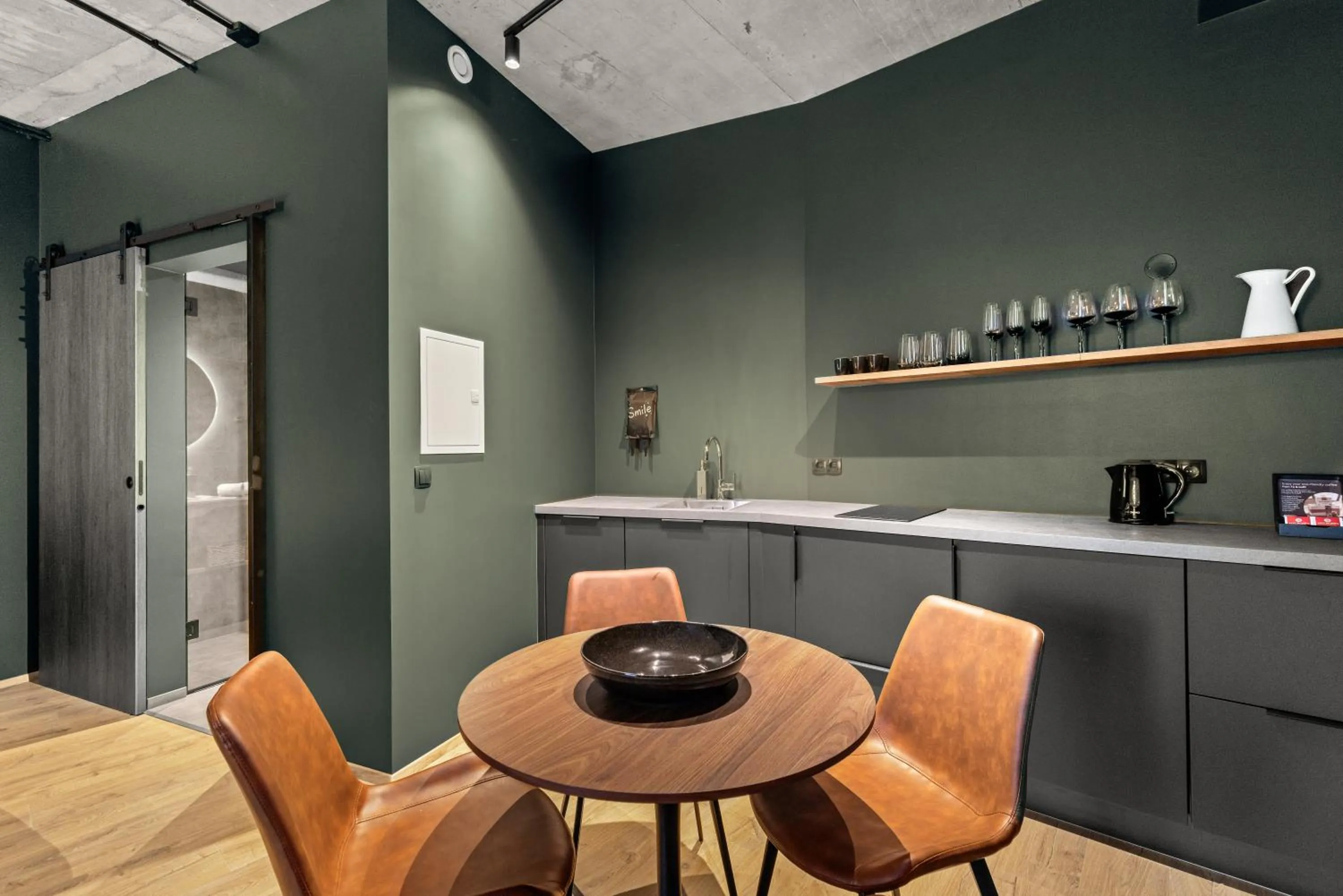 Kitchen or kitchenette in Aurora Nooks Apartments by Heimaleiga