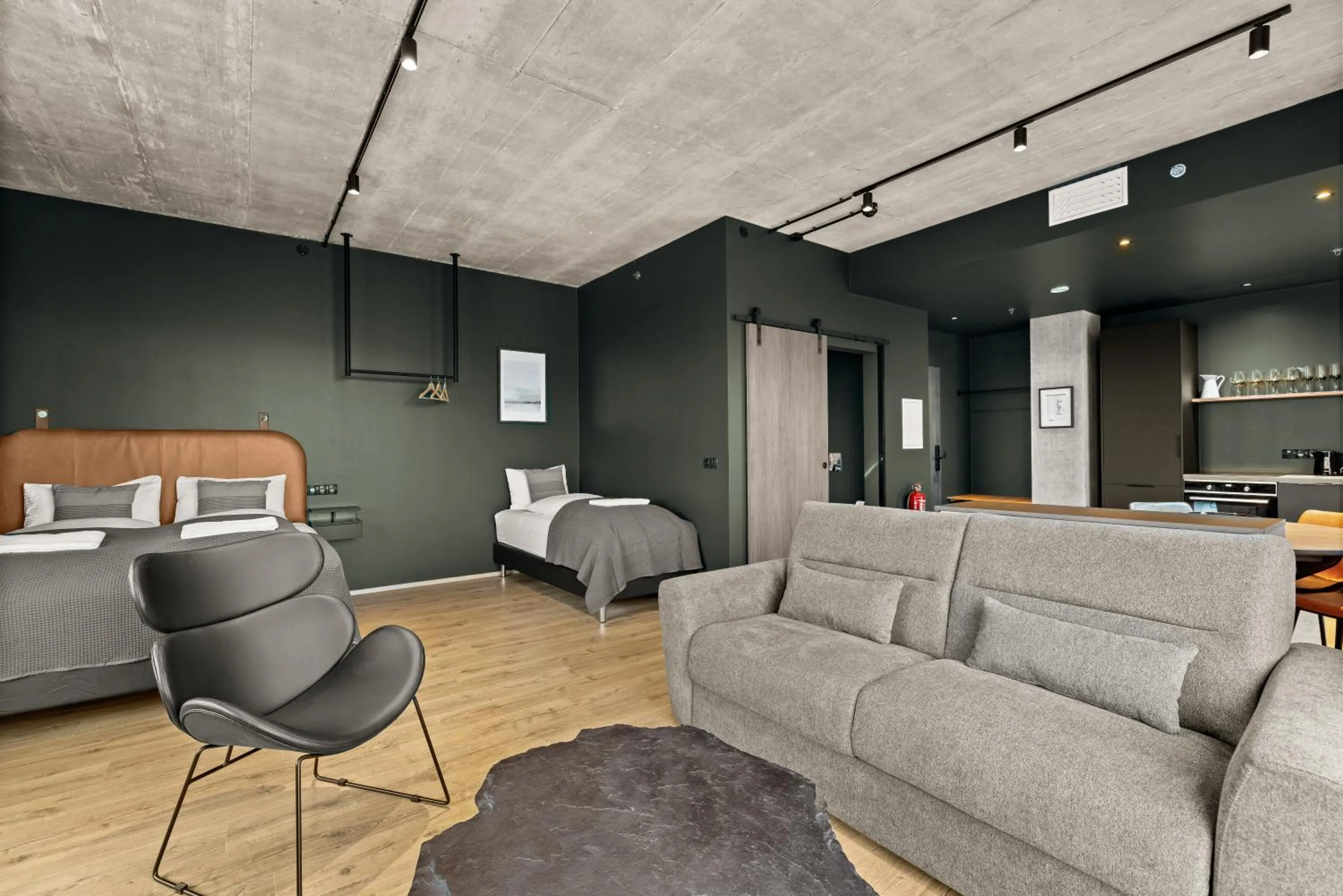 Seating area in Aurora Nooks Apartments by Heimaleiga