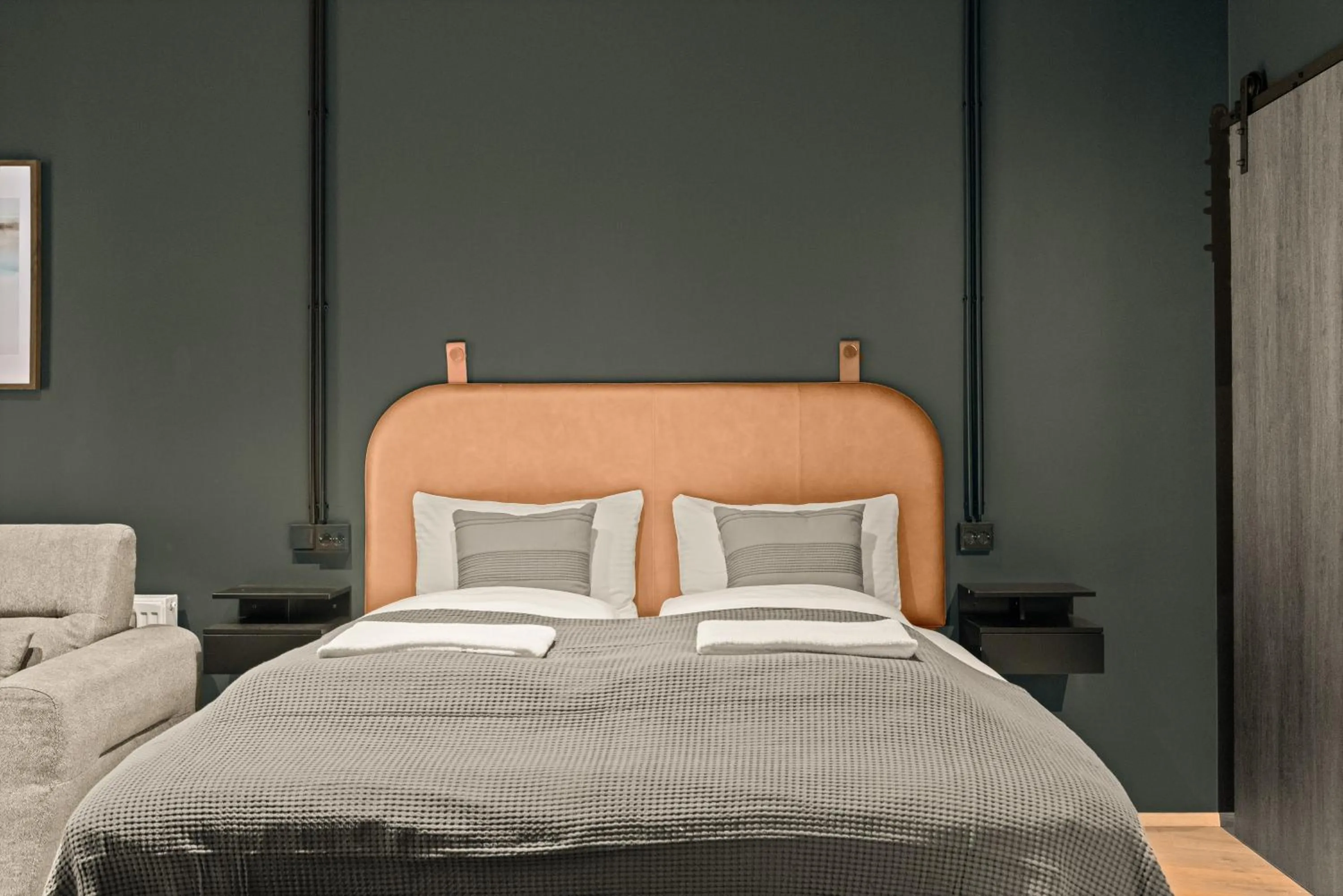 Bed in Aurora Nooks Apartments by Heimaleiga