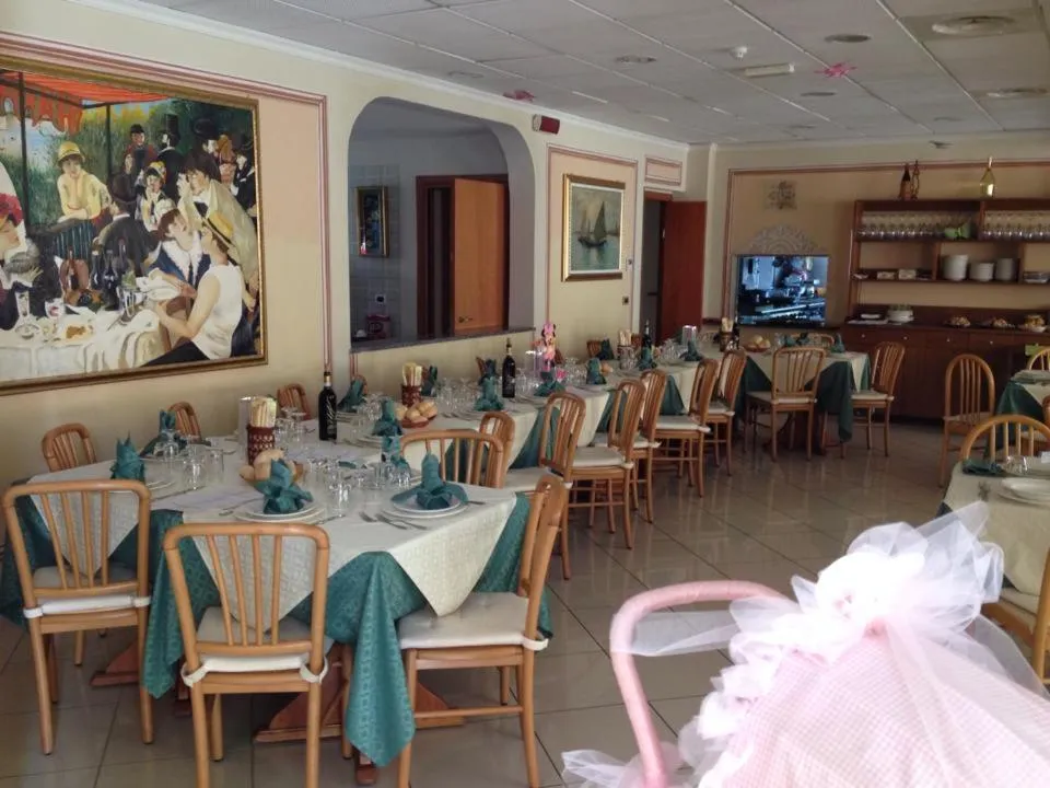 Restaurant/places to eat in Albergo Villa Ada