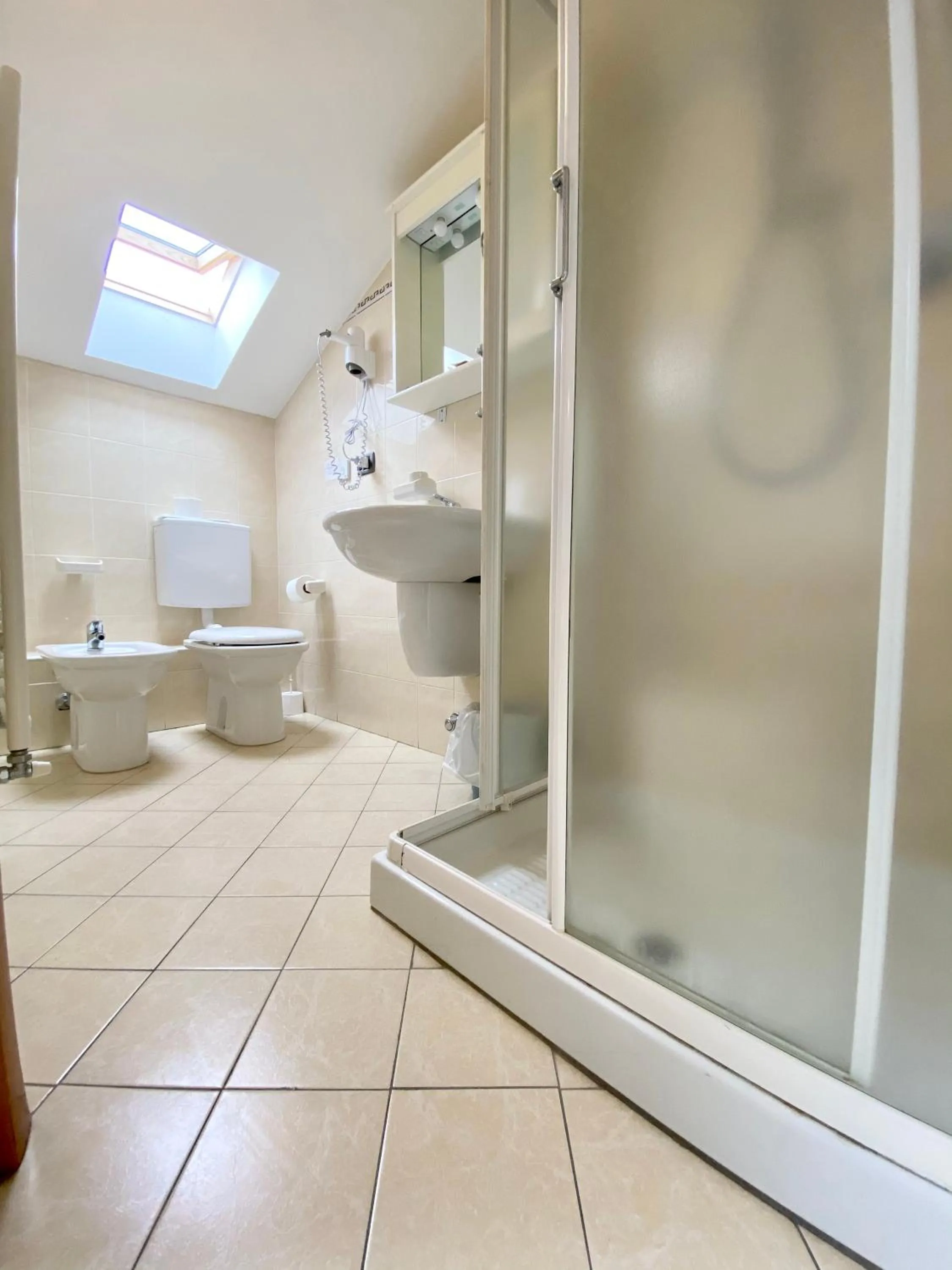 Shower in Albergo Villa Ada