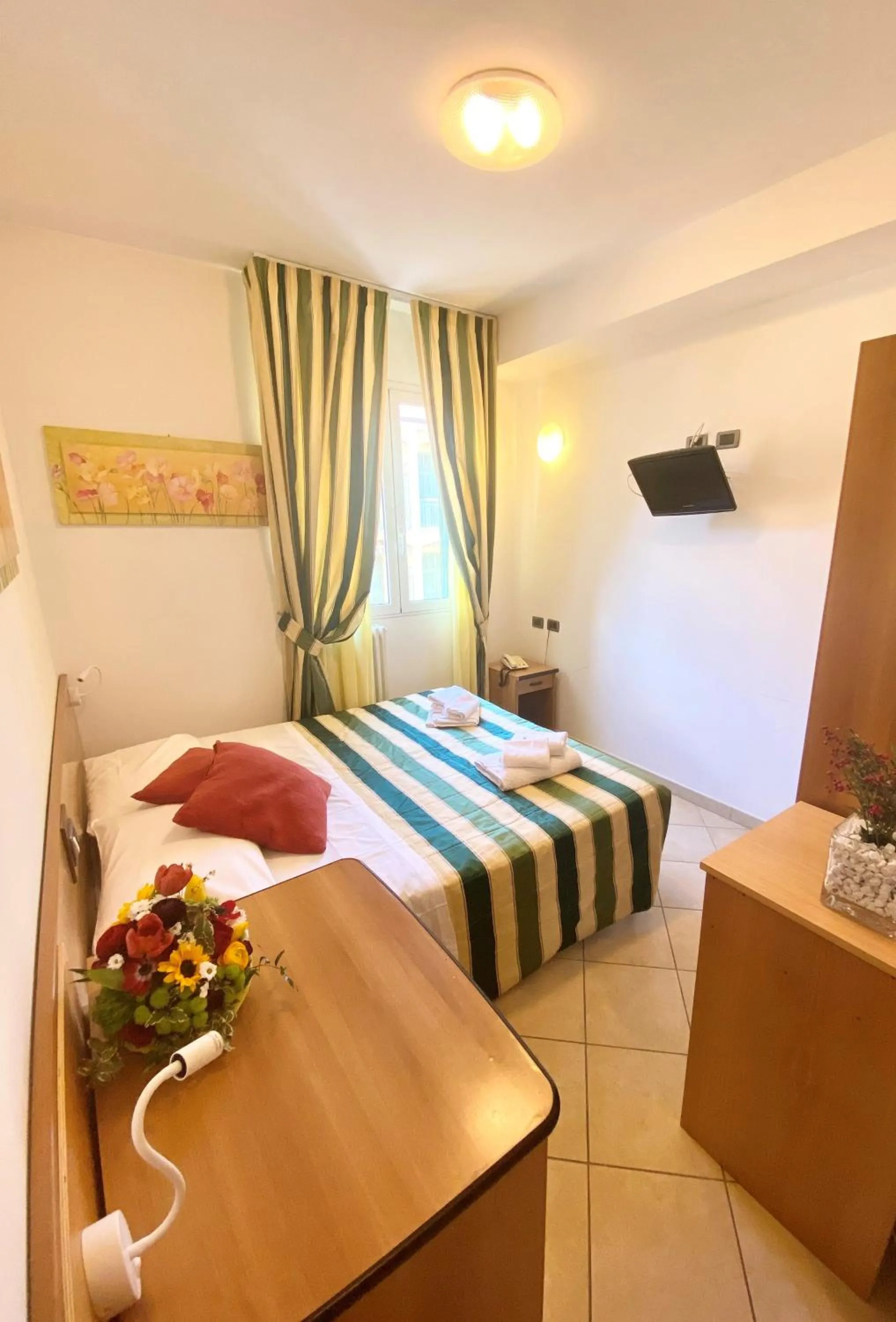 Bed in Albergo Villa Ada