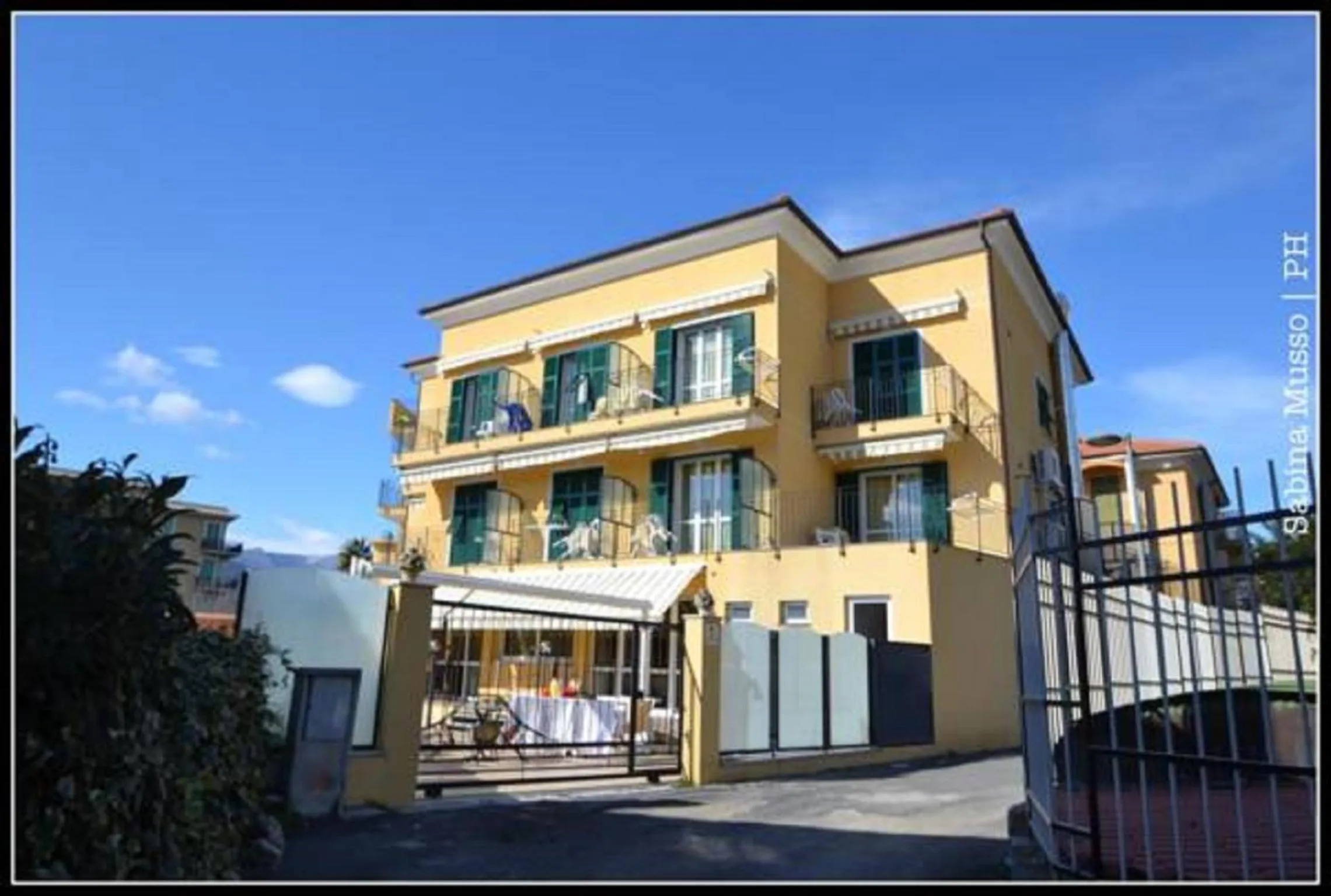 Facade/entrance in Albergo Villa Ada