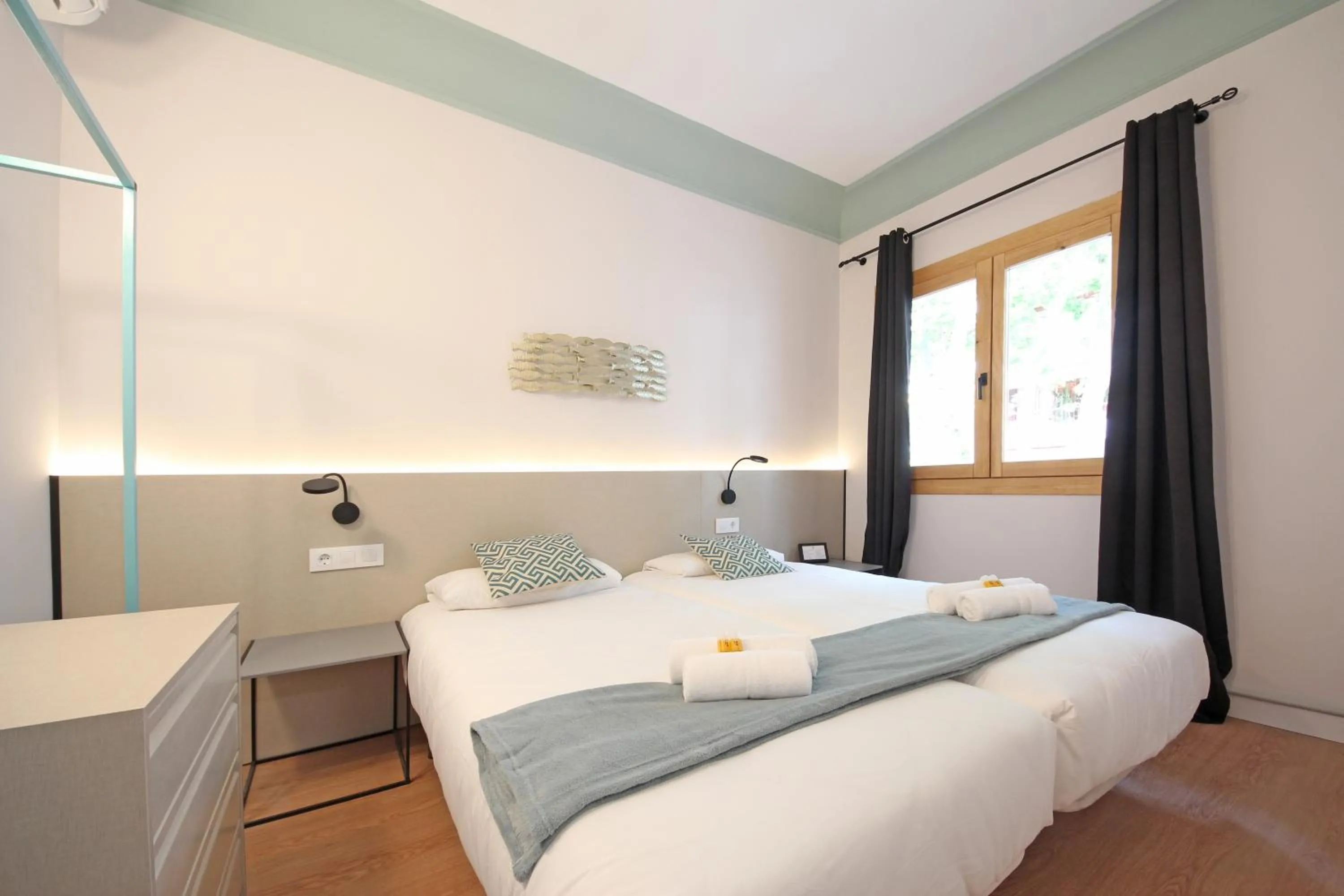 Bedroom, Bed in Regina Selfcheck-in Smart Rooms