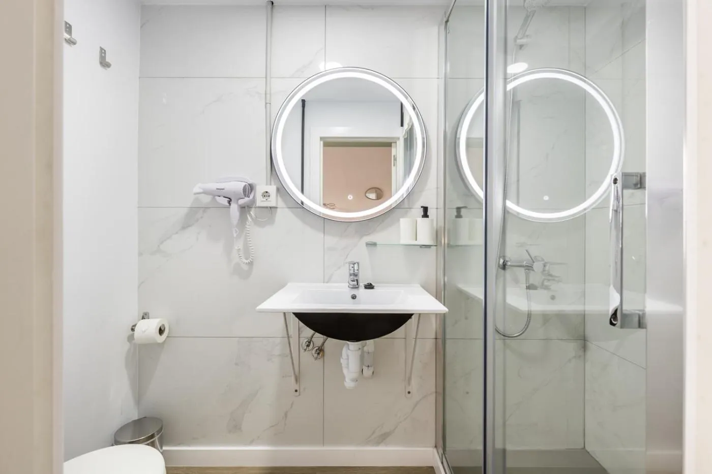 Regina Selfcheck-in Smart Rooms