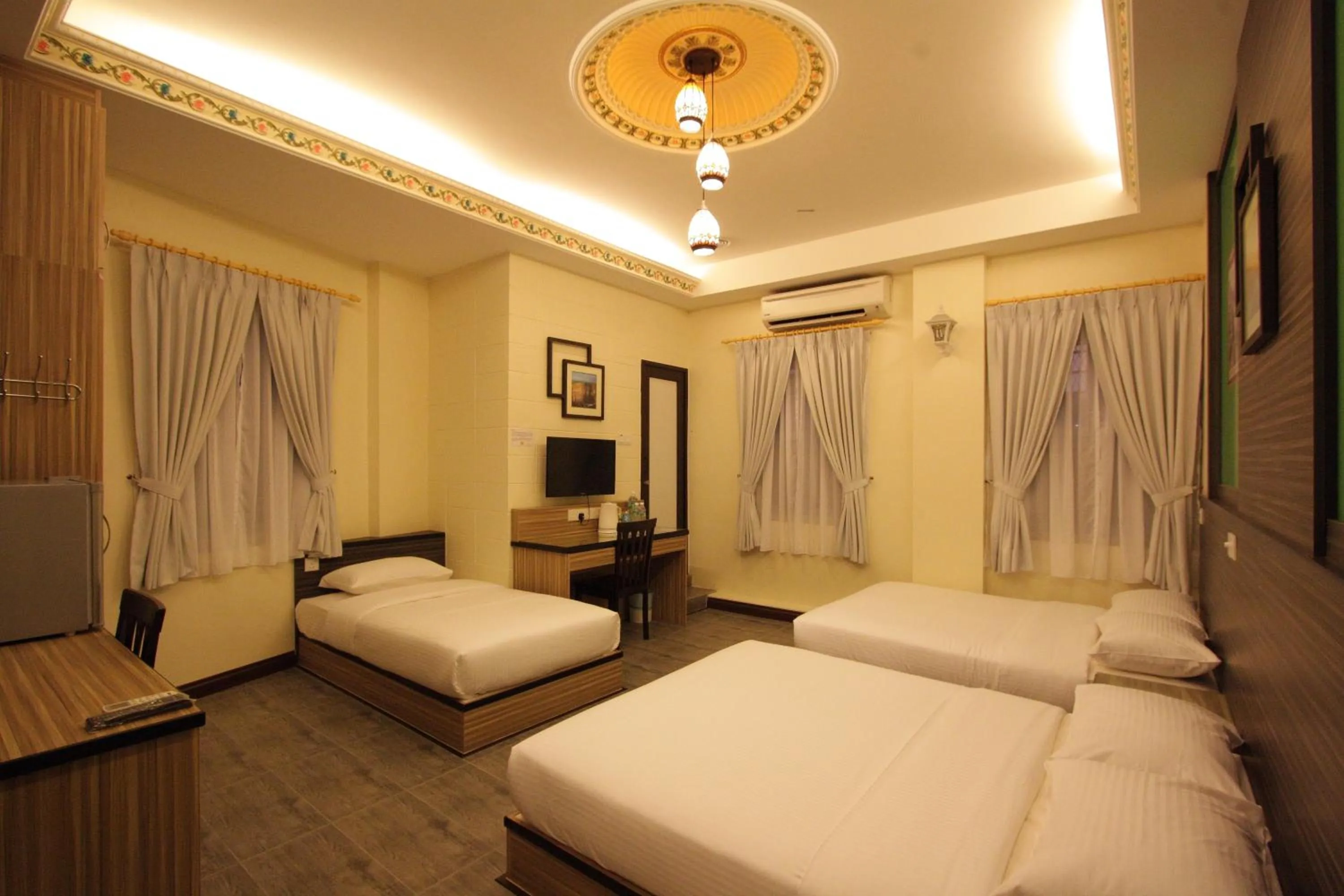 Bed in Shamrock Guest House II