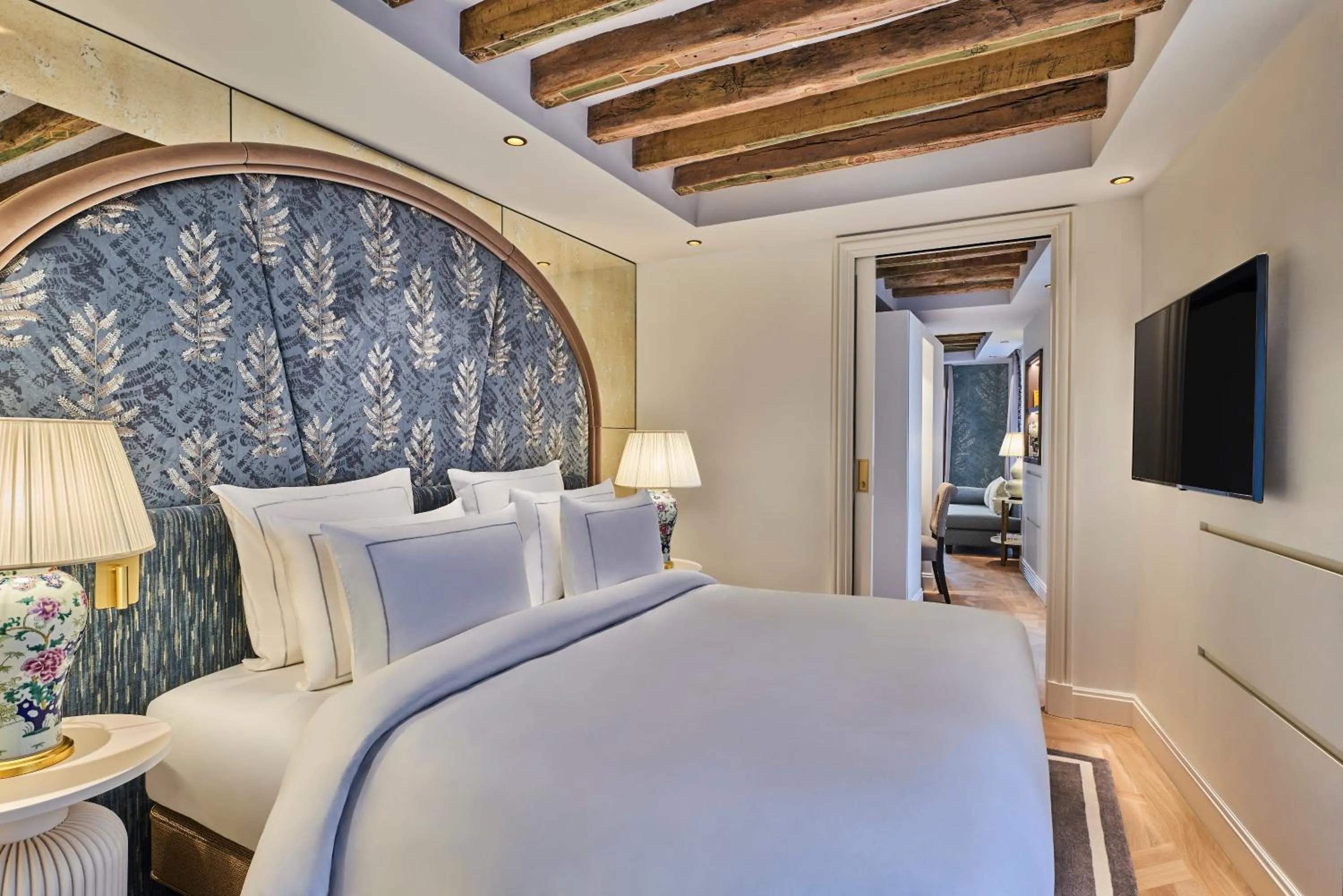 Photo of the whole room, Bed in Maison Barrière Vendôme