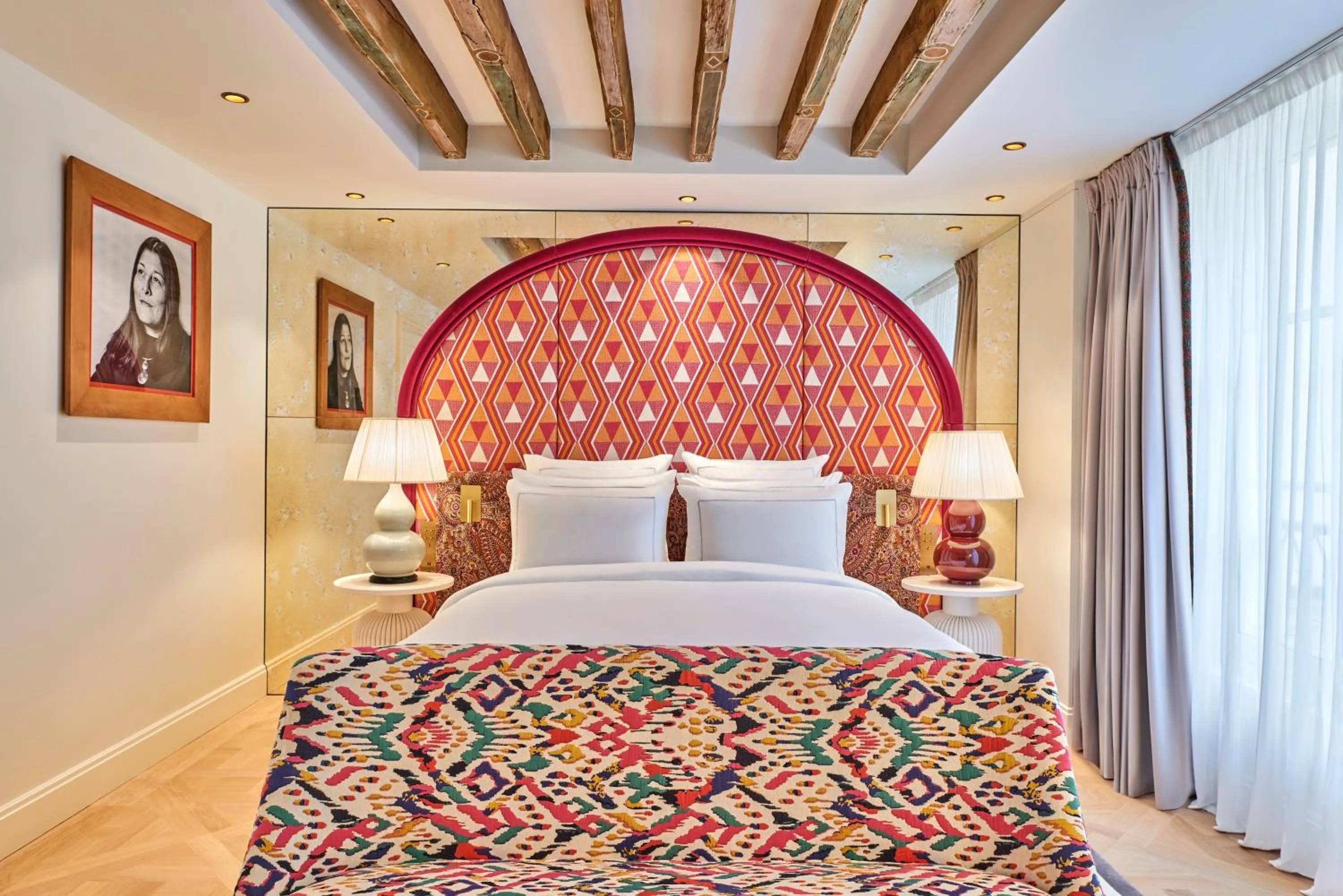 Photo of the whole room, Bed in Maison Barrière Vendôme