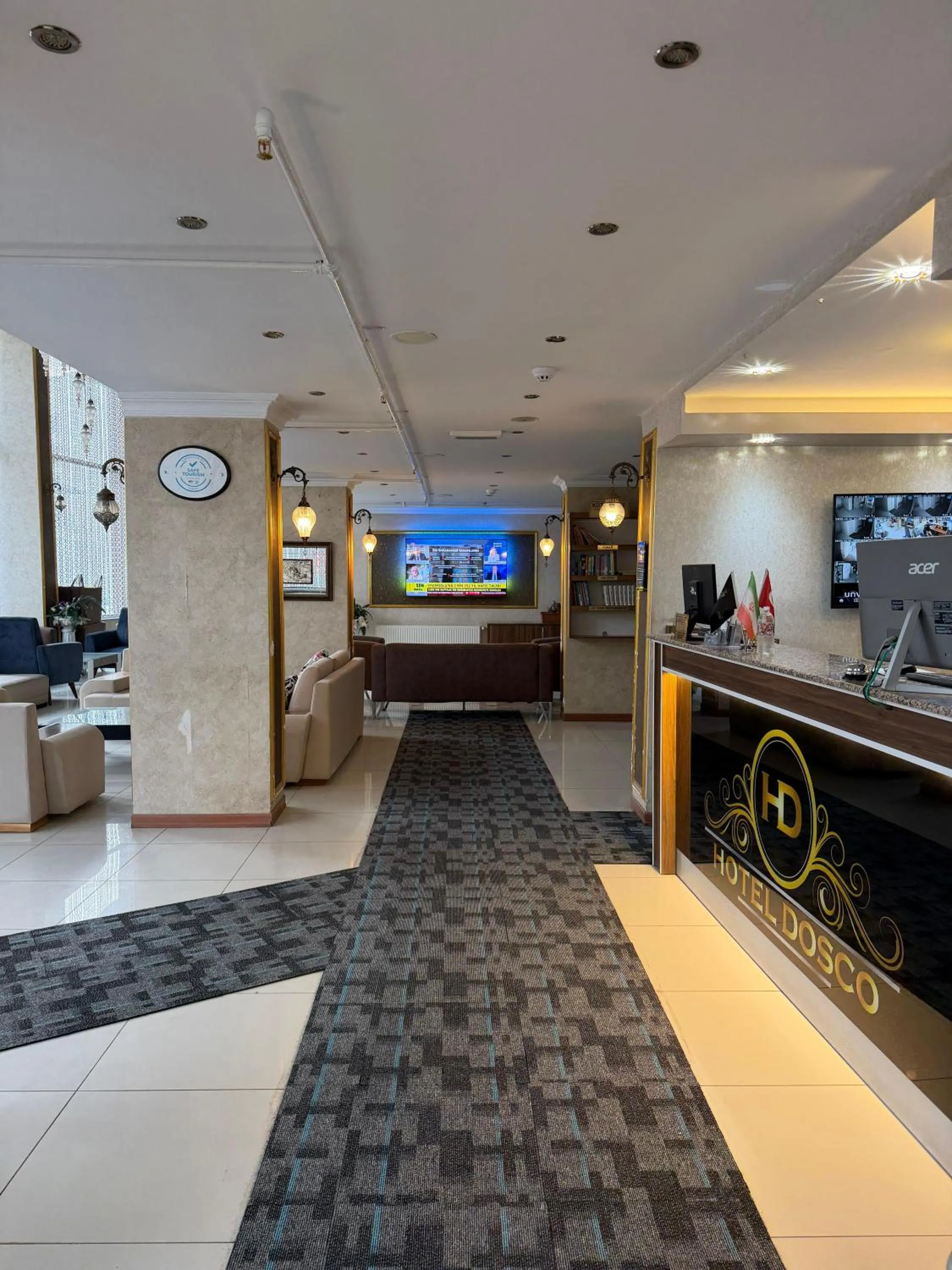 TV and multimedia in Hotel Dosco