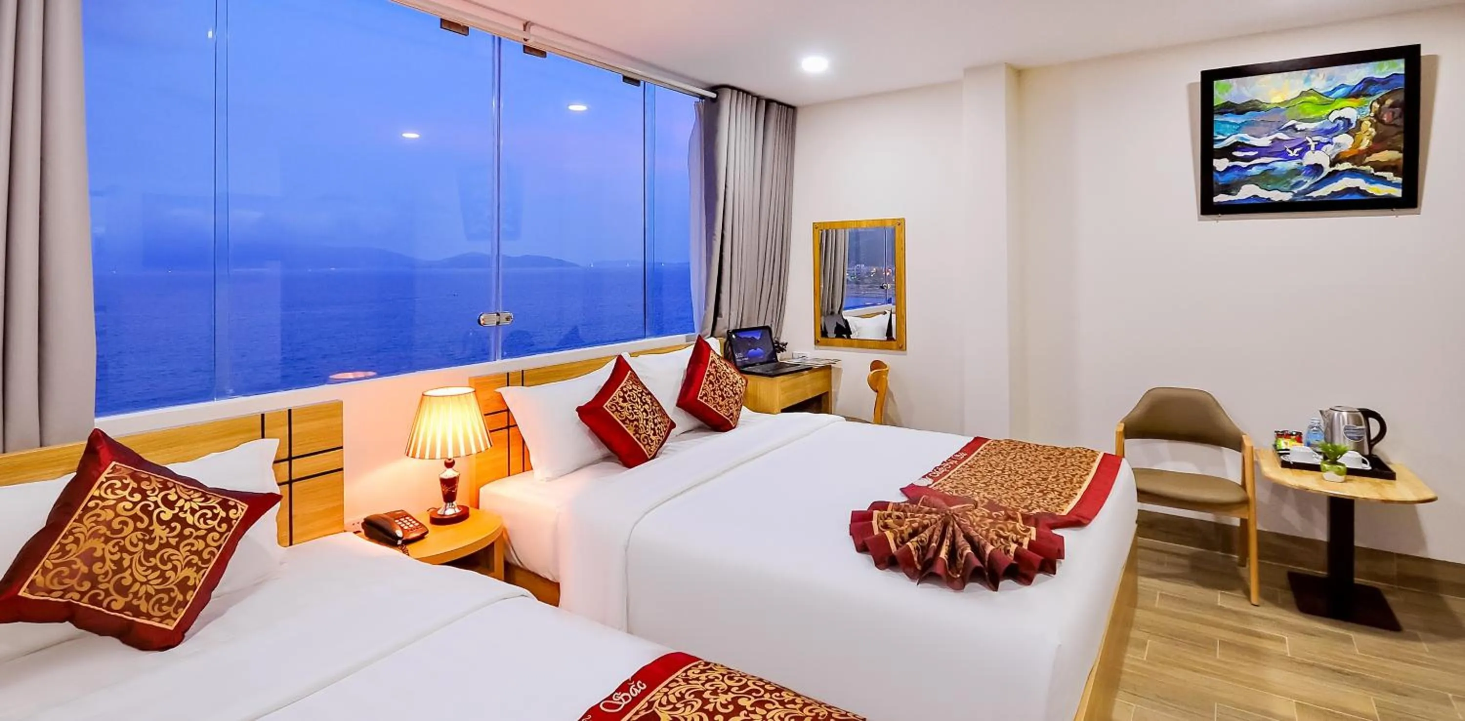 Bed in May Ngu Sac - Iridescent Clouds Hotel