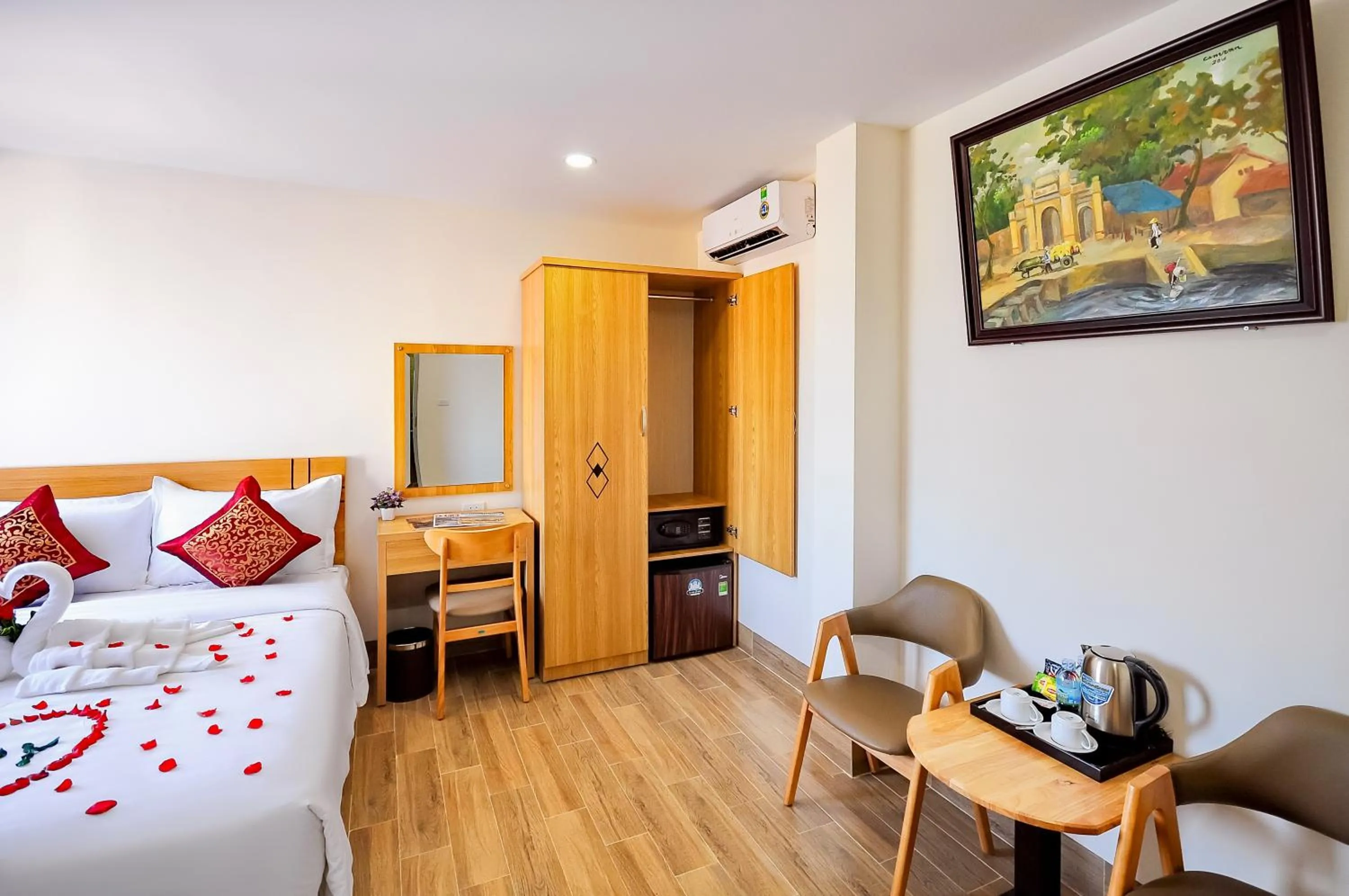 Photo of the whole room, Bed in May Ngu Sac - Iridescent Clouds Hotel