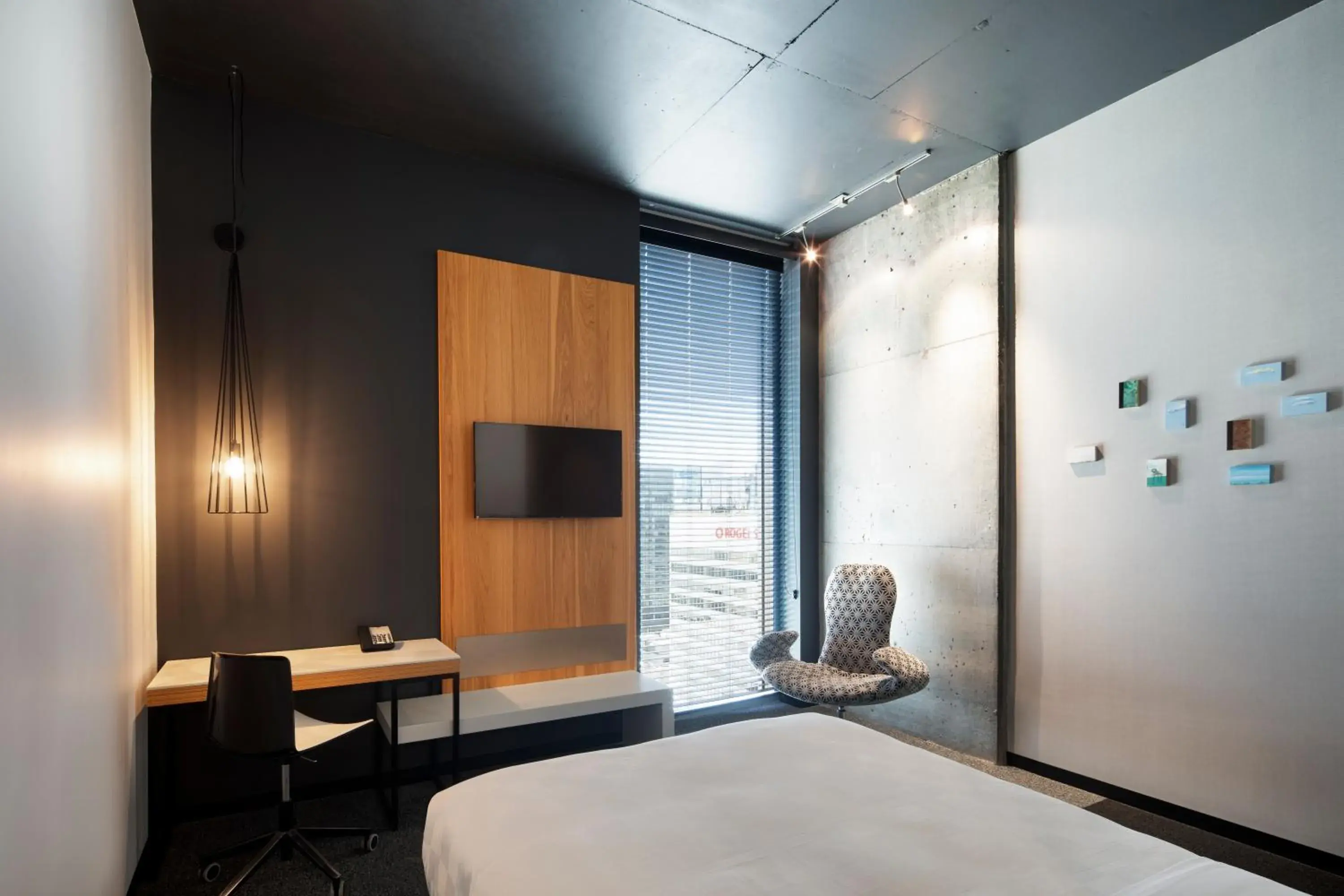 Superior Queen Room in Alt Hotel Winnipeg Superior Queen Room in Alt Hotel Winnipeg