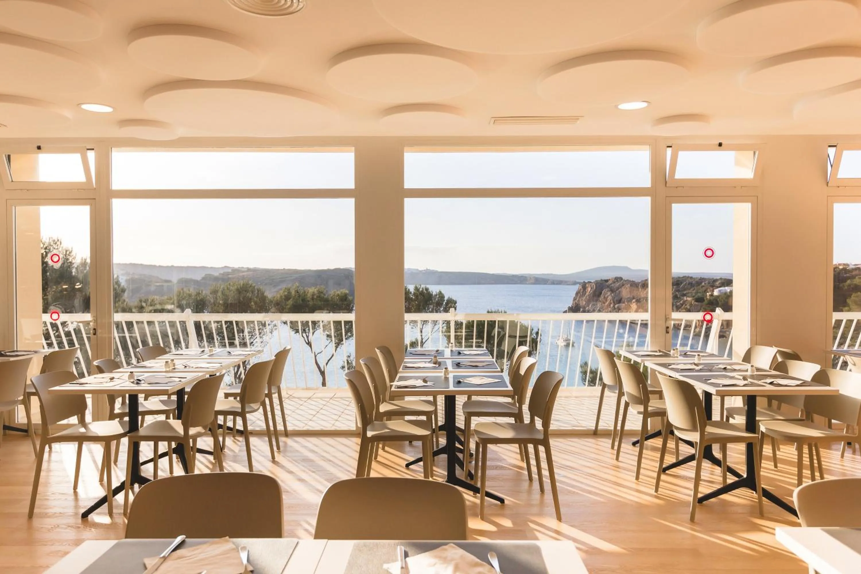 Restaurant/places to eat in Club Hotel Aguamarina