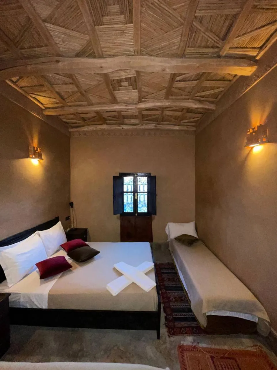 Photo of the whole room, Bed in Kasbah Ennakb