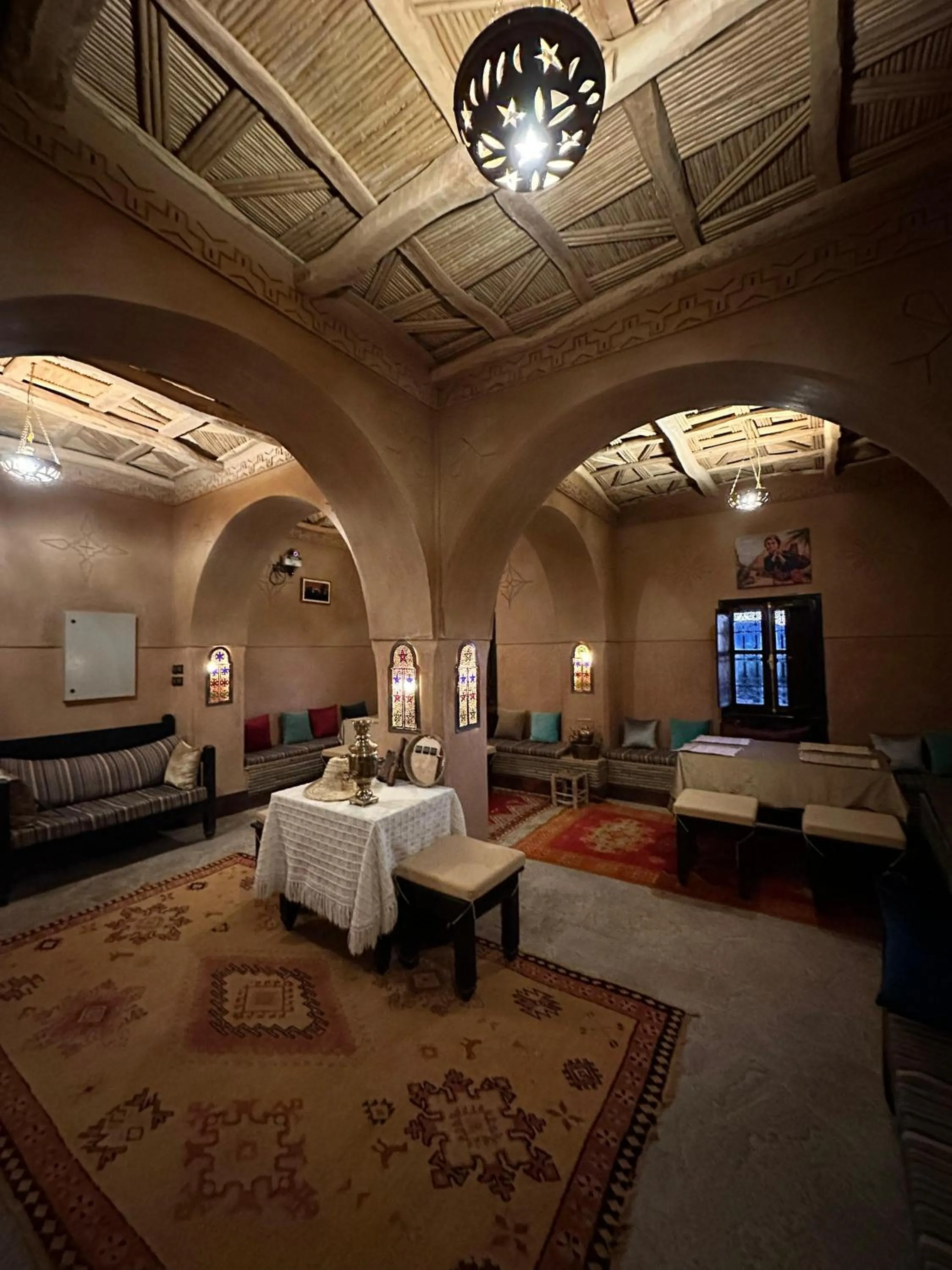 Living room, Bed in Kasbah Ennakb