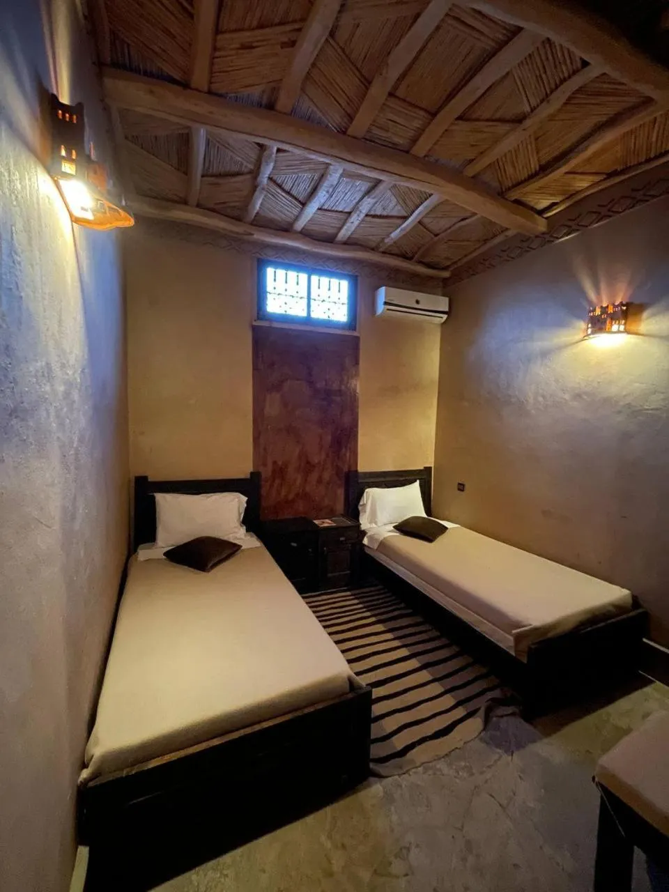 Photo of the whole room, Bed in Kasbah Ennakb