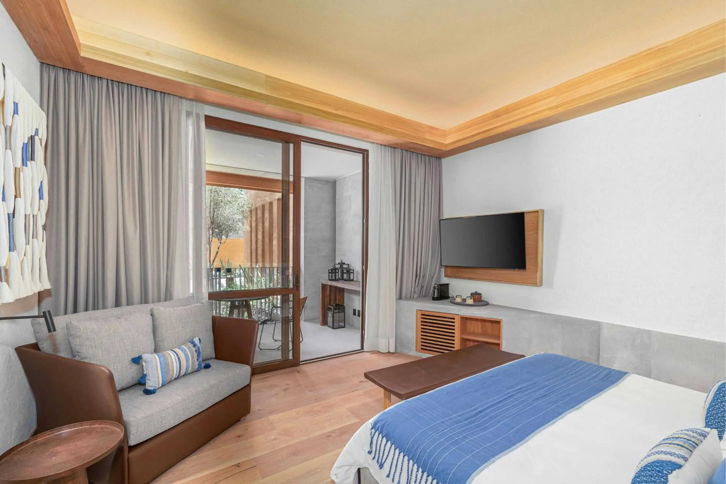 Photo of the whole room, Bed in Clevia, San Miguel de Allende, Autograph Collection