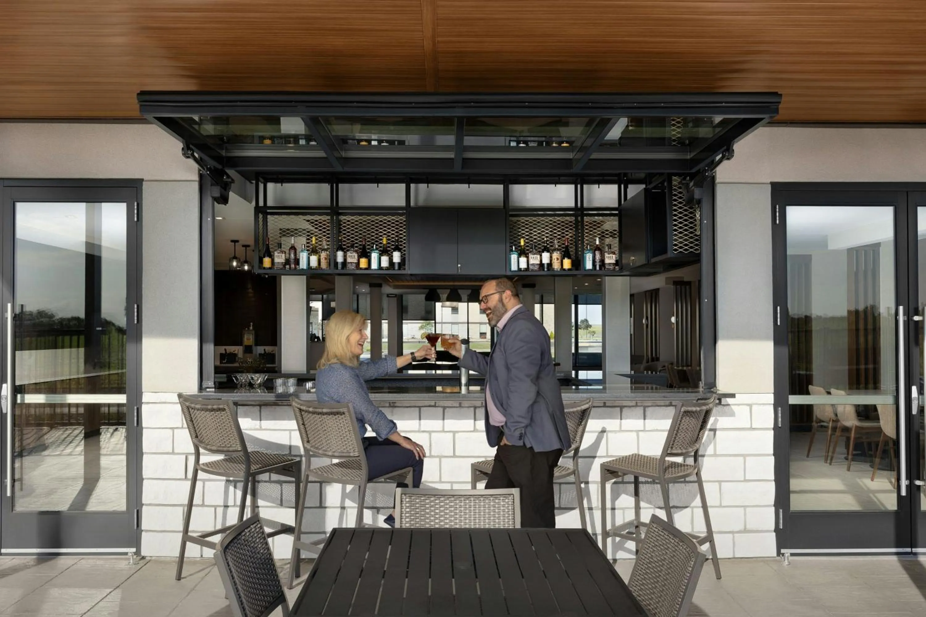 Lounge or bar in Fairfield by Marriott Inn & Suites Sikeston