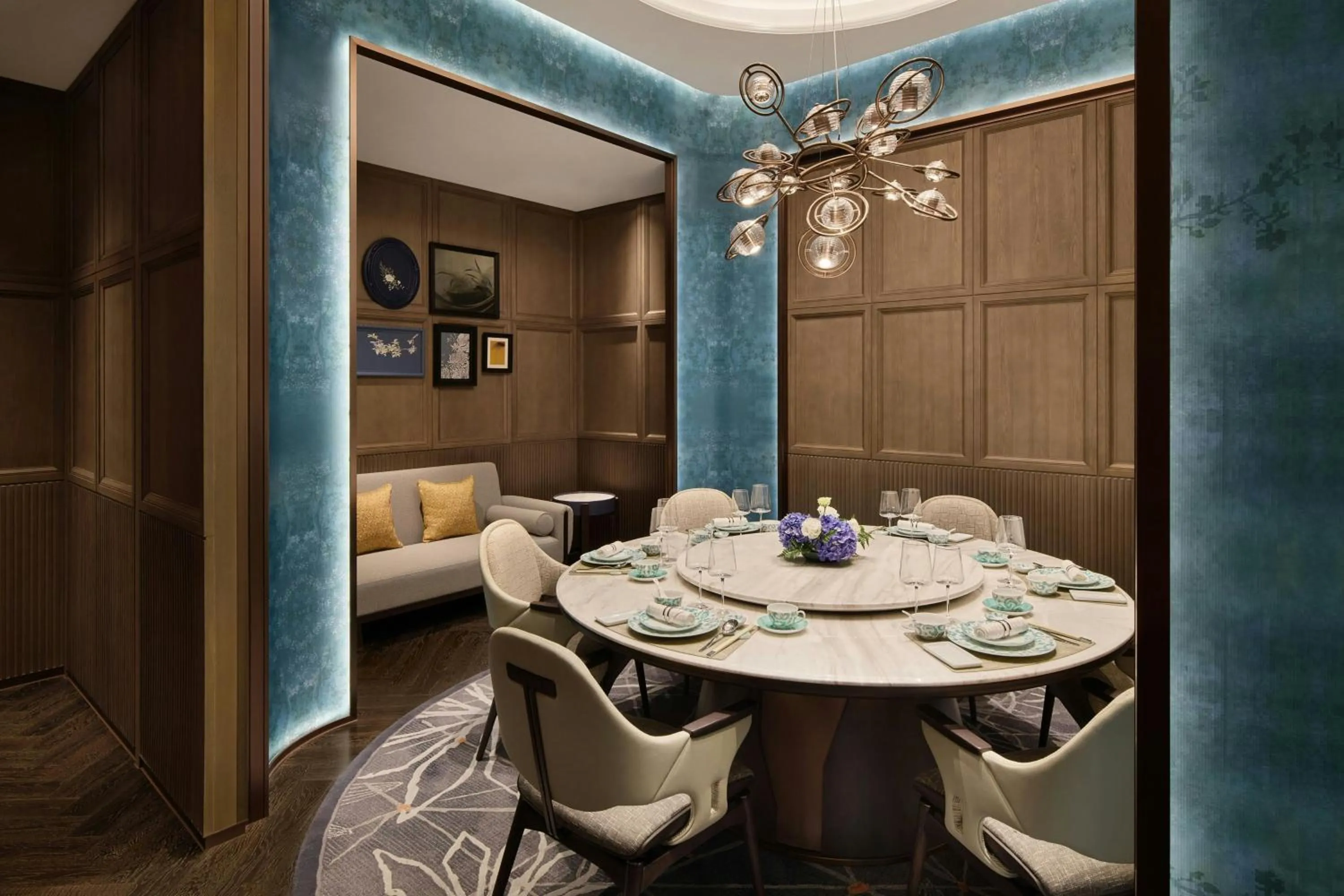 Restaurant/places to eat in Le Meridien Nantong