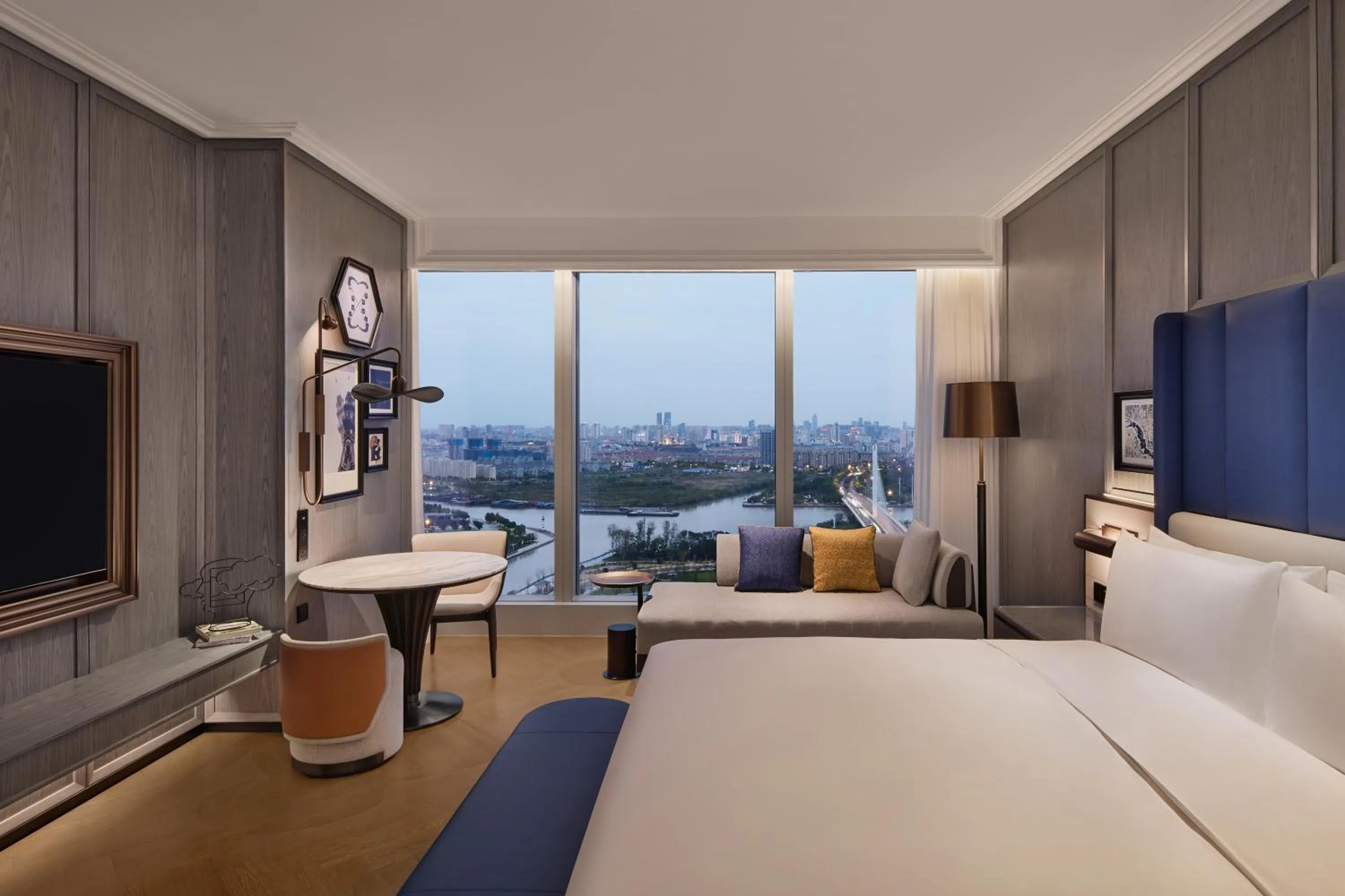 Bed in Le Meridien Nantong