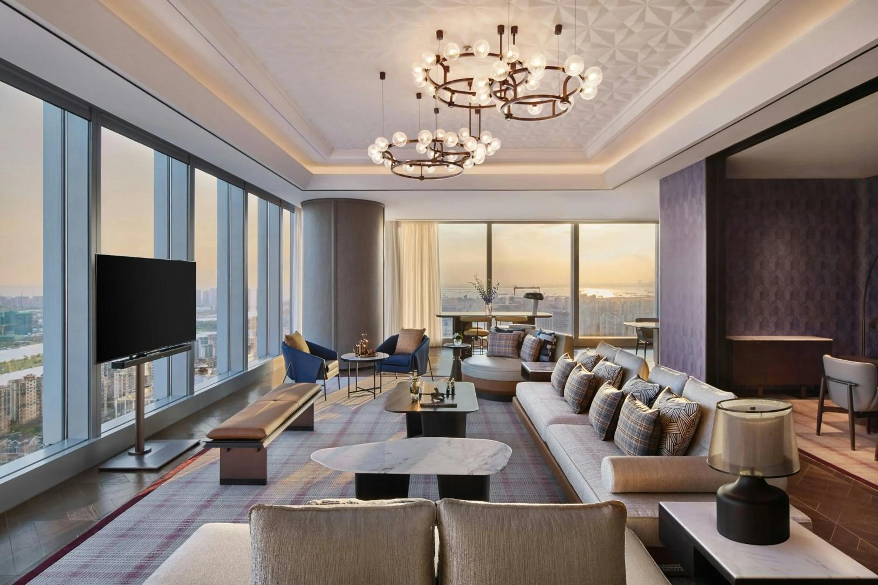 Bedroom in Le Meridien Nantong