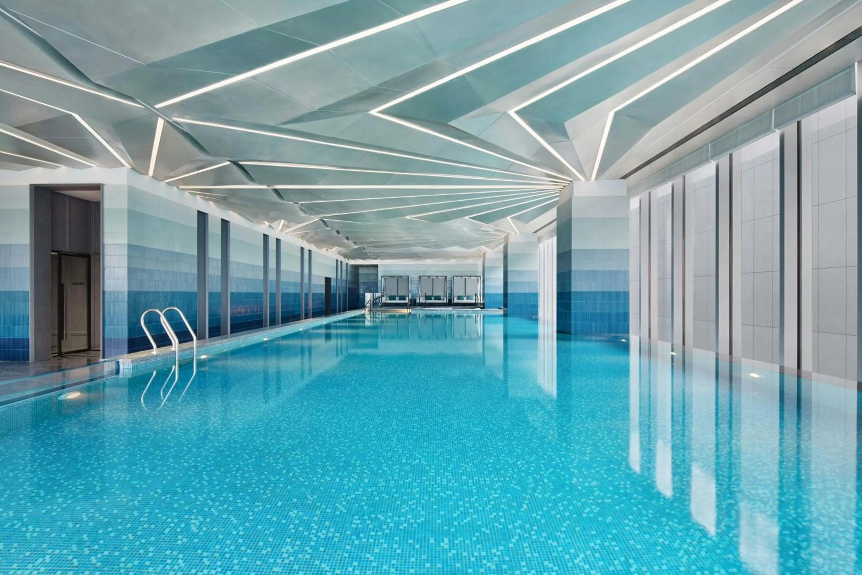 Swimming pool in Le Meridien Nantong