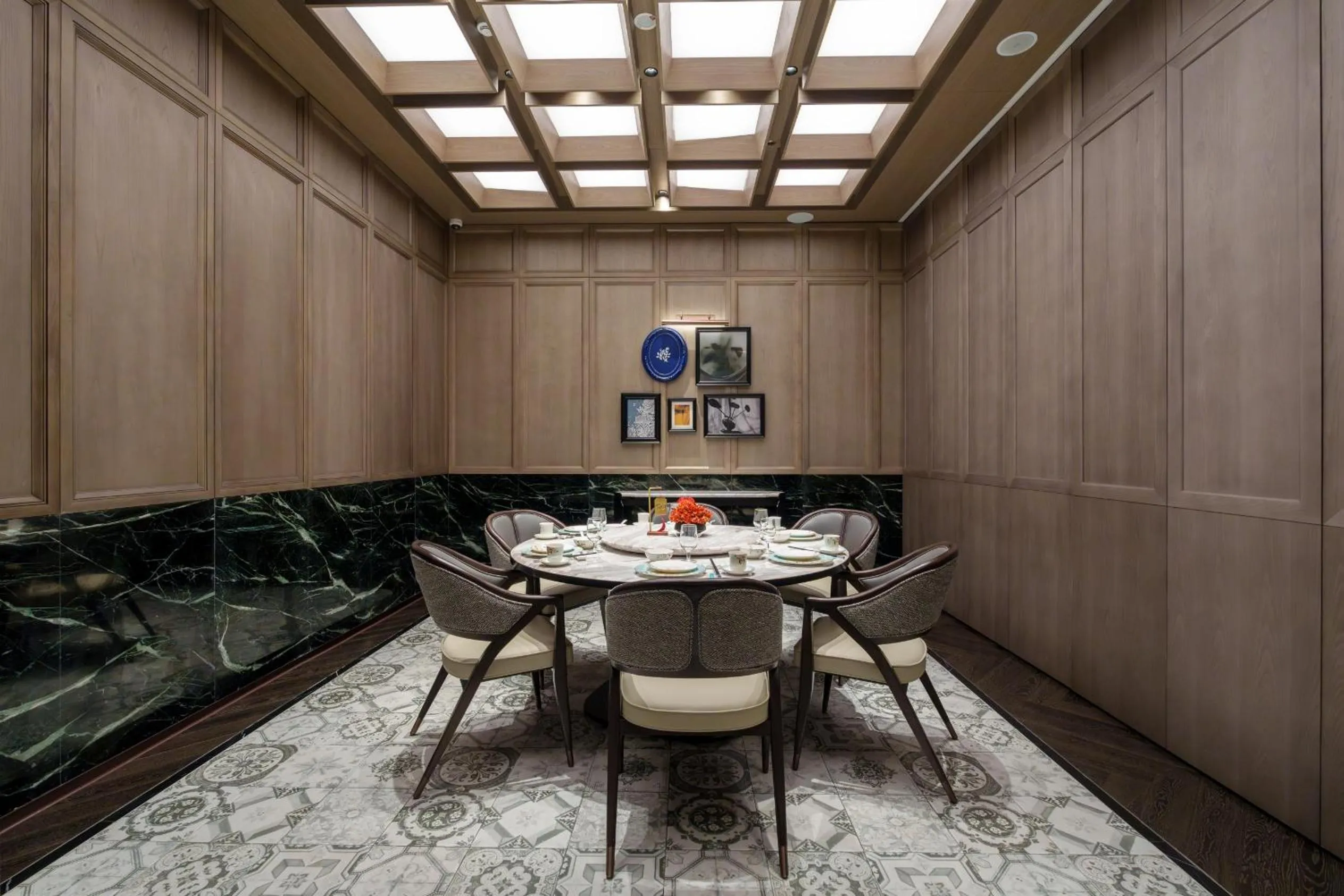 Restaurant/places to eat in Le Meridien Nantong