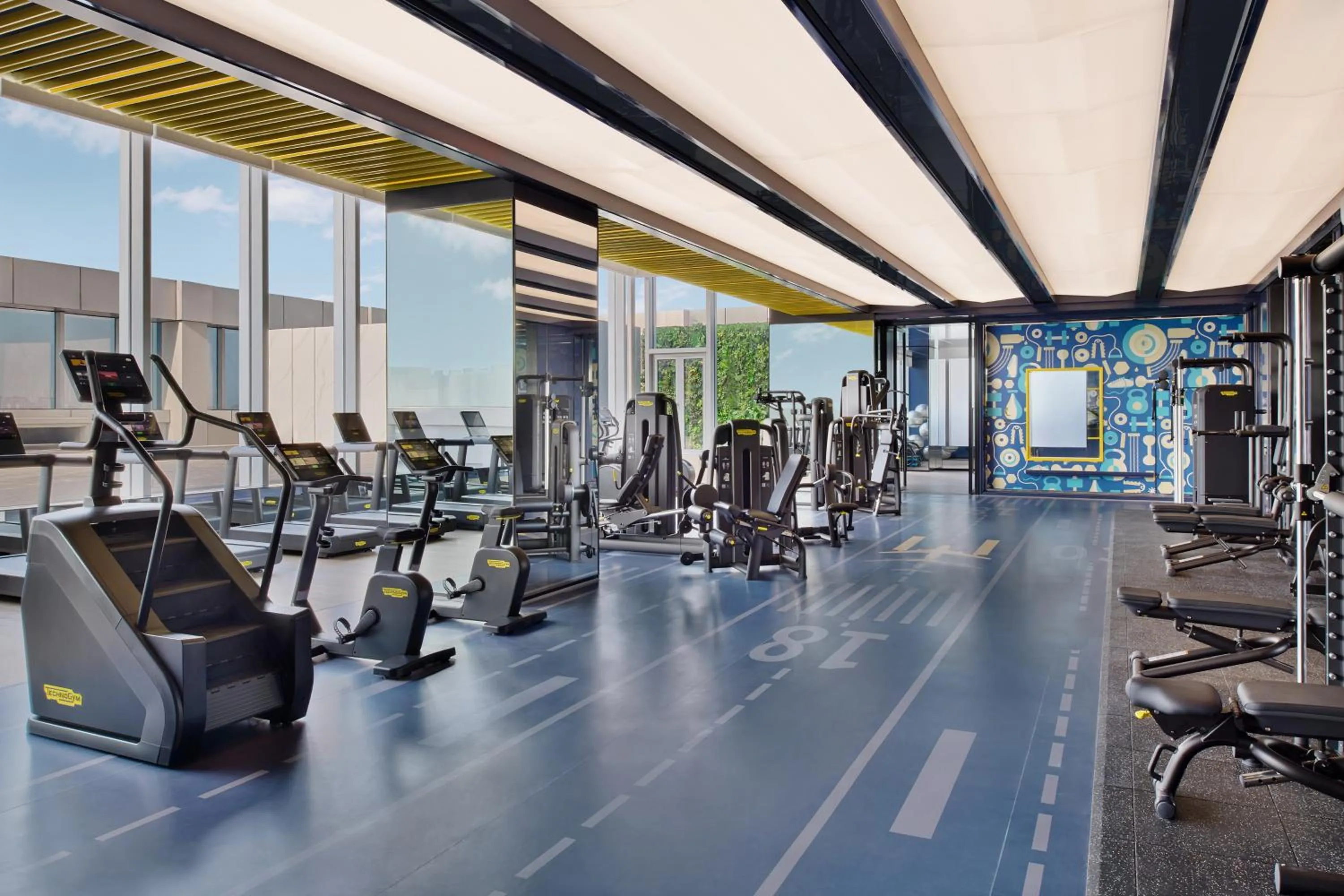 Fitness centre/facilities in Le Meridien Nantong