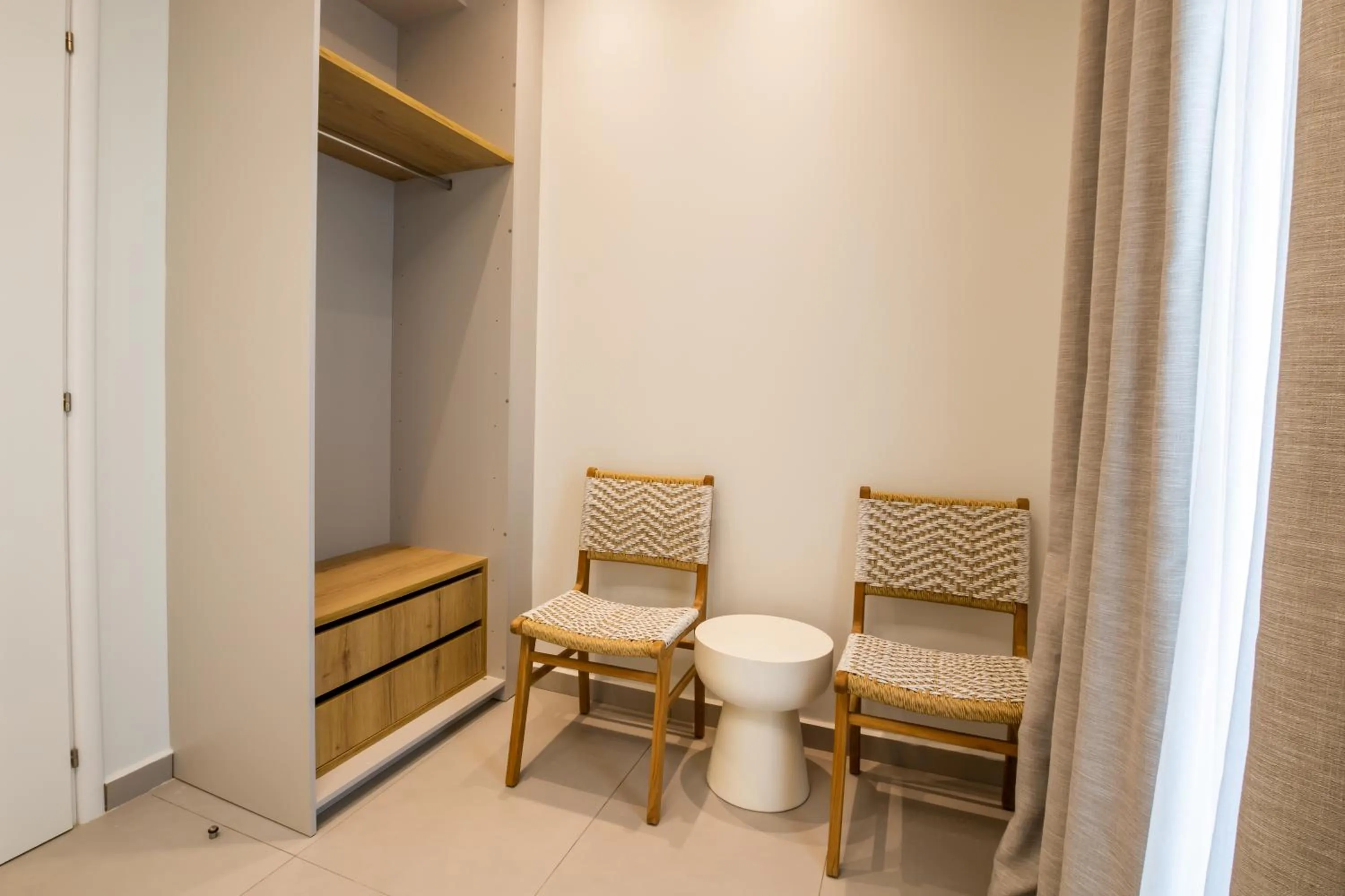 Area and facilities in Onyro Villas