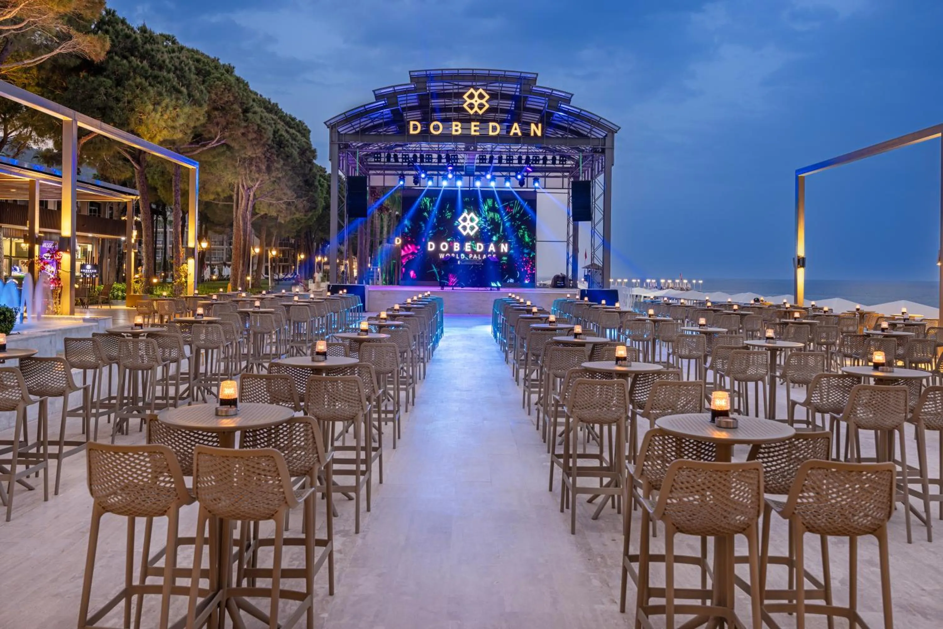 Entertainment in Dobedan World Palace Hotel ''Ex Brand Alva Donna World Palace ''